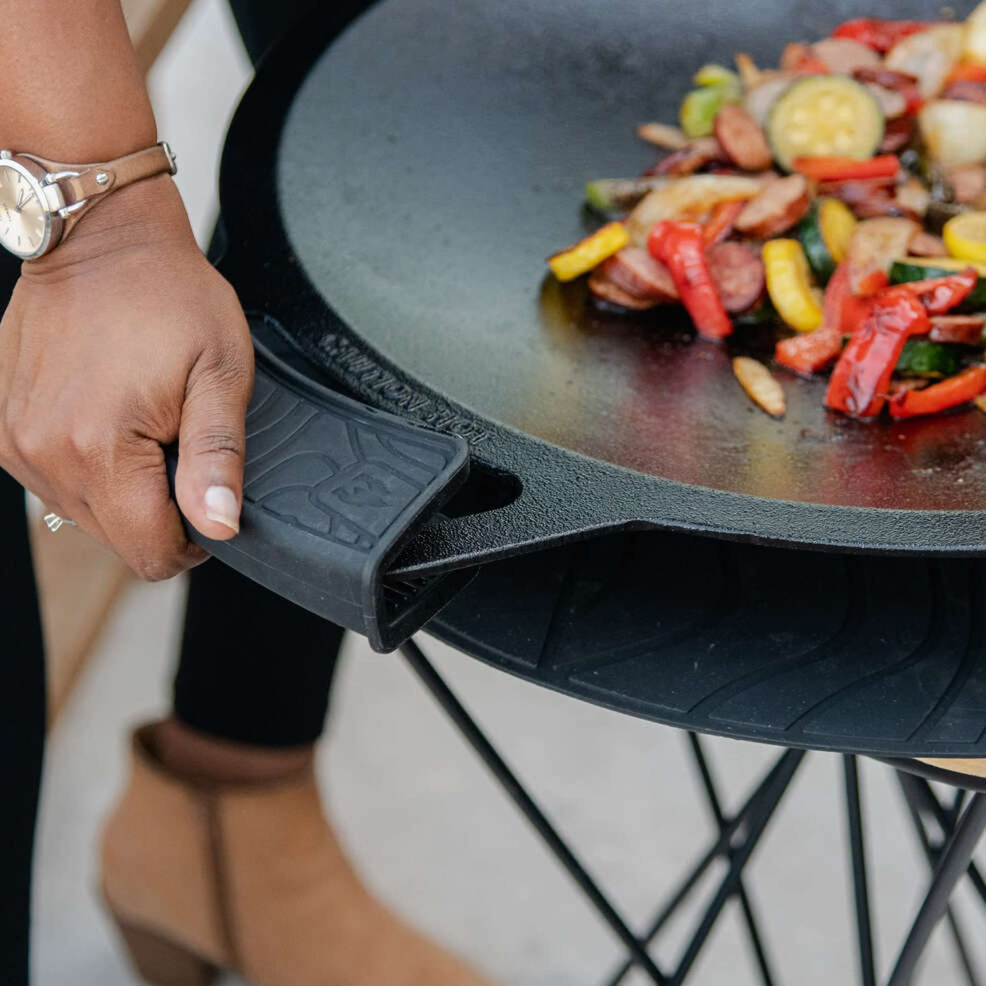 Solo Stove Silicone Mat & 2 Grips - Heat-Resistant up to 450°F, Food-Grade Silicone Accessory for Cast Iron Cooktops (19.63