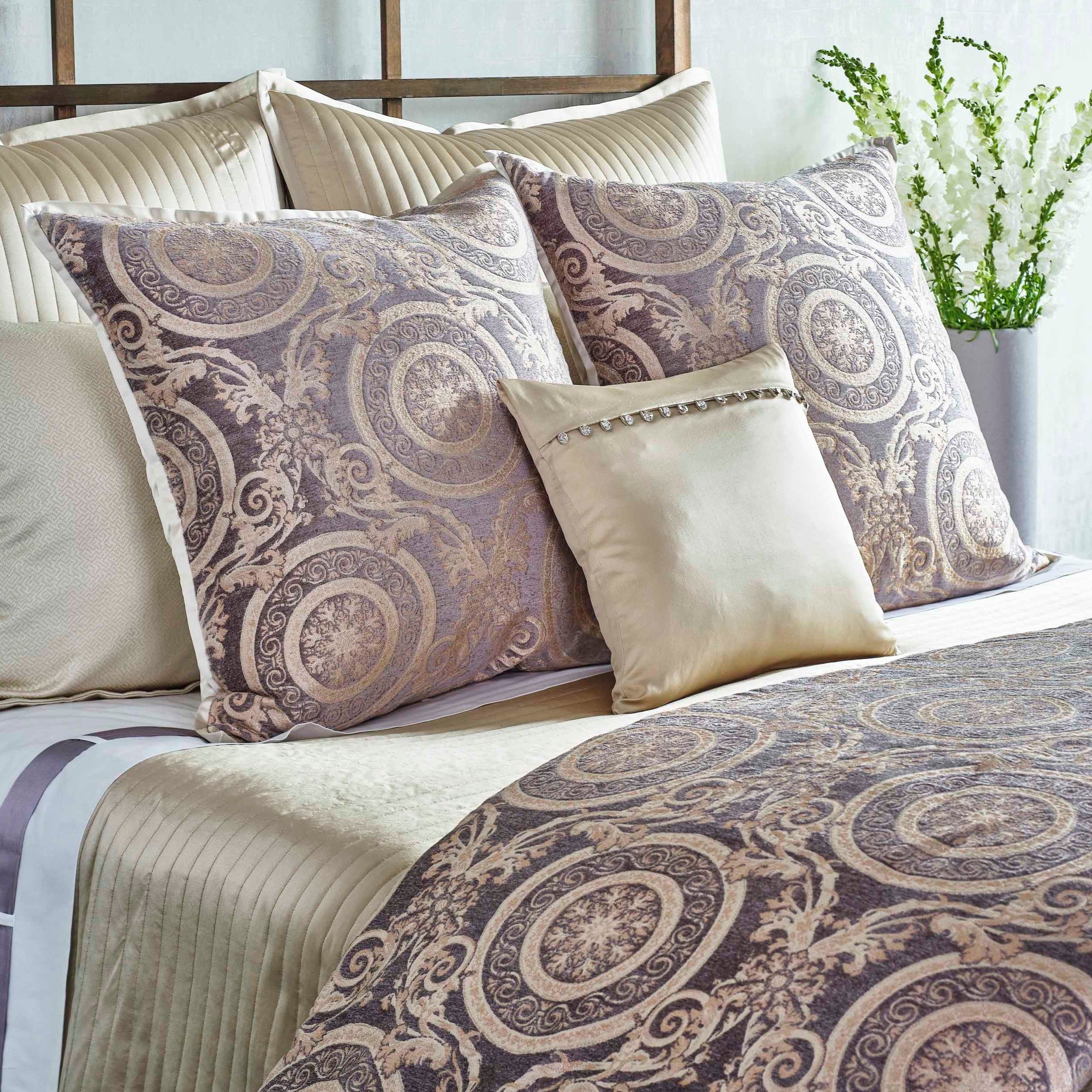 Ionia Throw Blanket - Soft & Cozy Knit Throw for Couch, Bed, and Sofa - Perfect for Home Decor, Gifts, and Relaxation