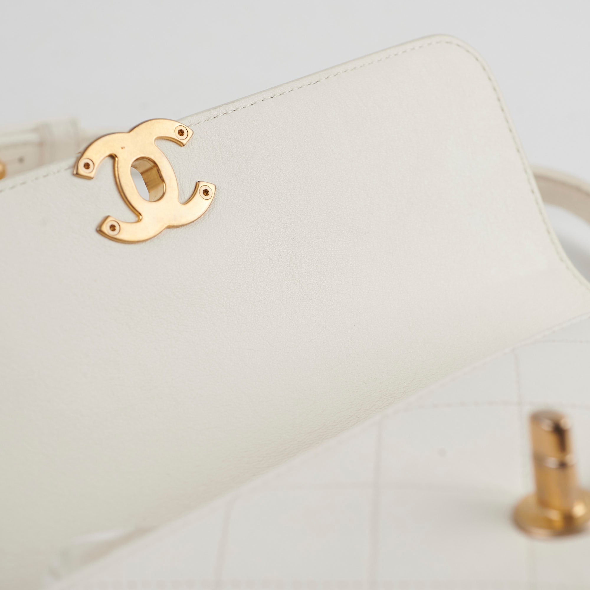 Chanel Reversible Quilted Flap Bag White Gold Hardware 25 Series - Luxury Crossbody Purse for Women, Perfect for Parties & Evening Events