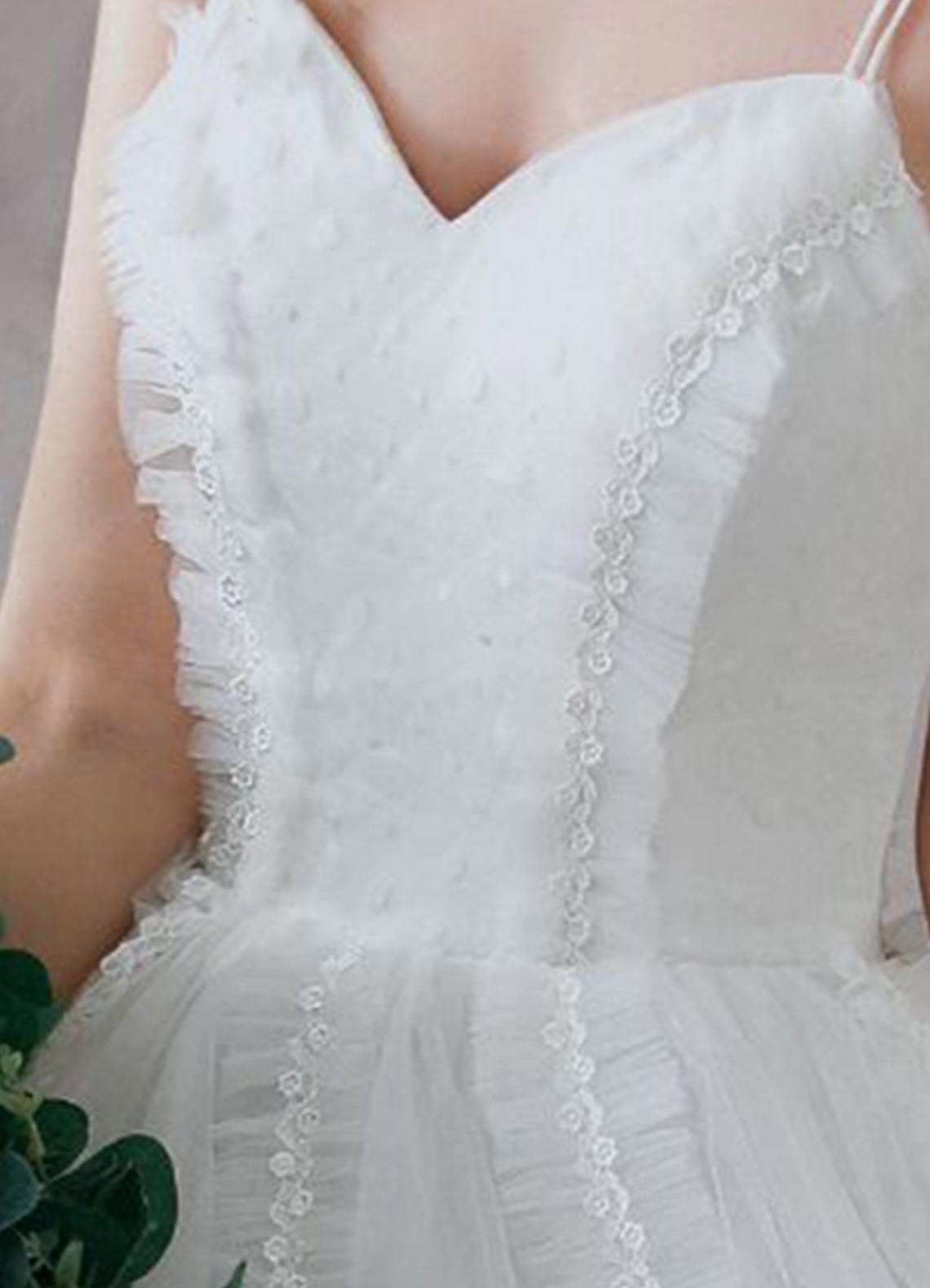 Elegant A-Line Sleeveless Sweetheart Neckline Illusion Wedding Dress for Bride - Perfect for Beach, Church and Garden Ceremonies