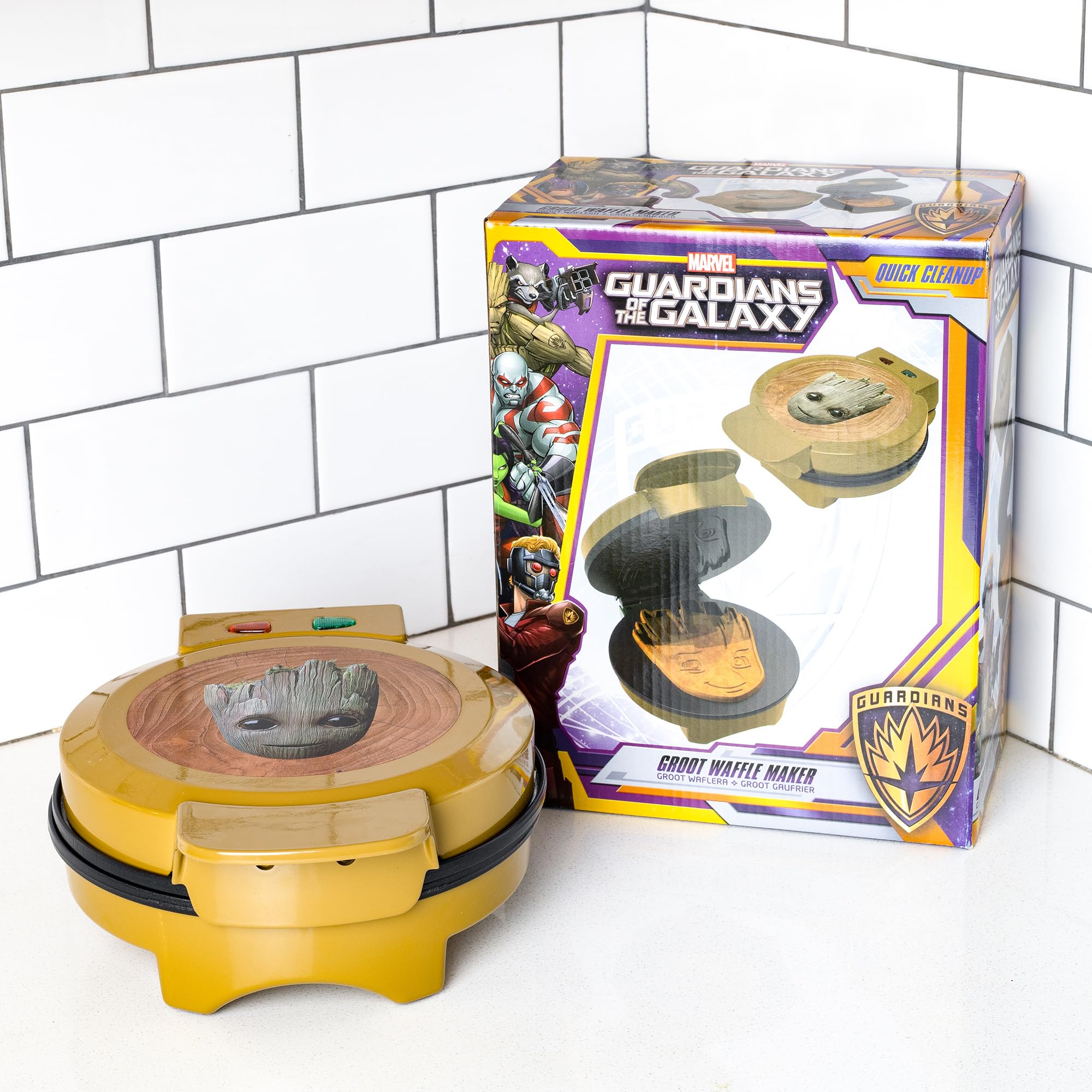 Uncanny Brands Marvel Groot Waffle Maker - Make I Am Groot Waffles - Non-Stick Waffle Iron for Breakfast, Kids Party & Superhero Fans - Perfect for Marvel Themed Events & Family Fun