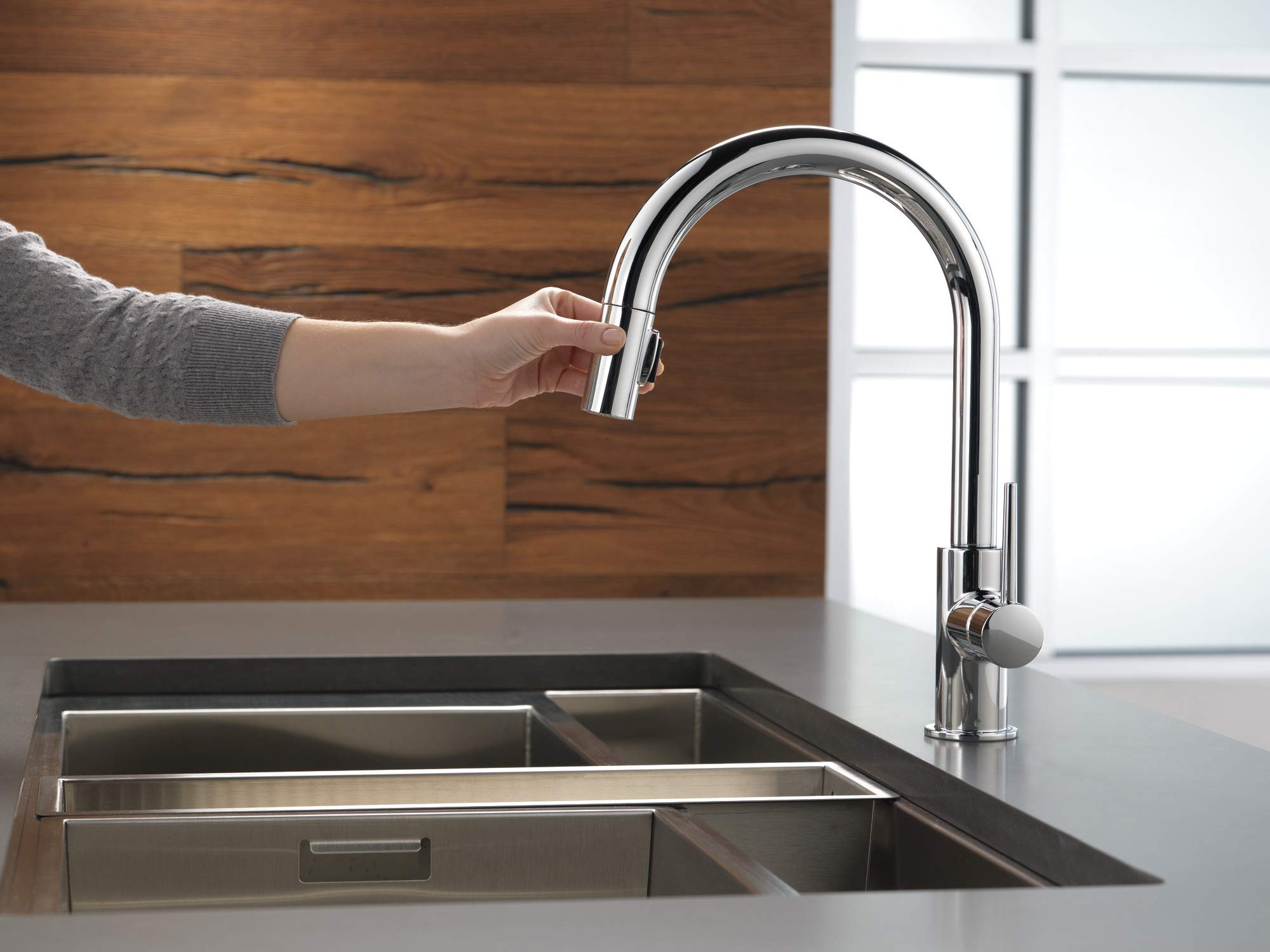 Delta Trinsic Pull-Down Kitchen Faucet in Chrome - Magnetic Docking Spray Head, Single-Handle Sink Faucet with High-Arc Spout (Model 9159-LS-DST) - Perfect for Modern Kitchens, Restaurants & Food Prep Areas