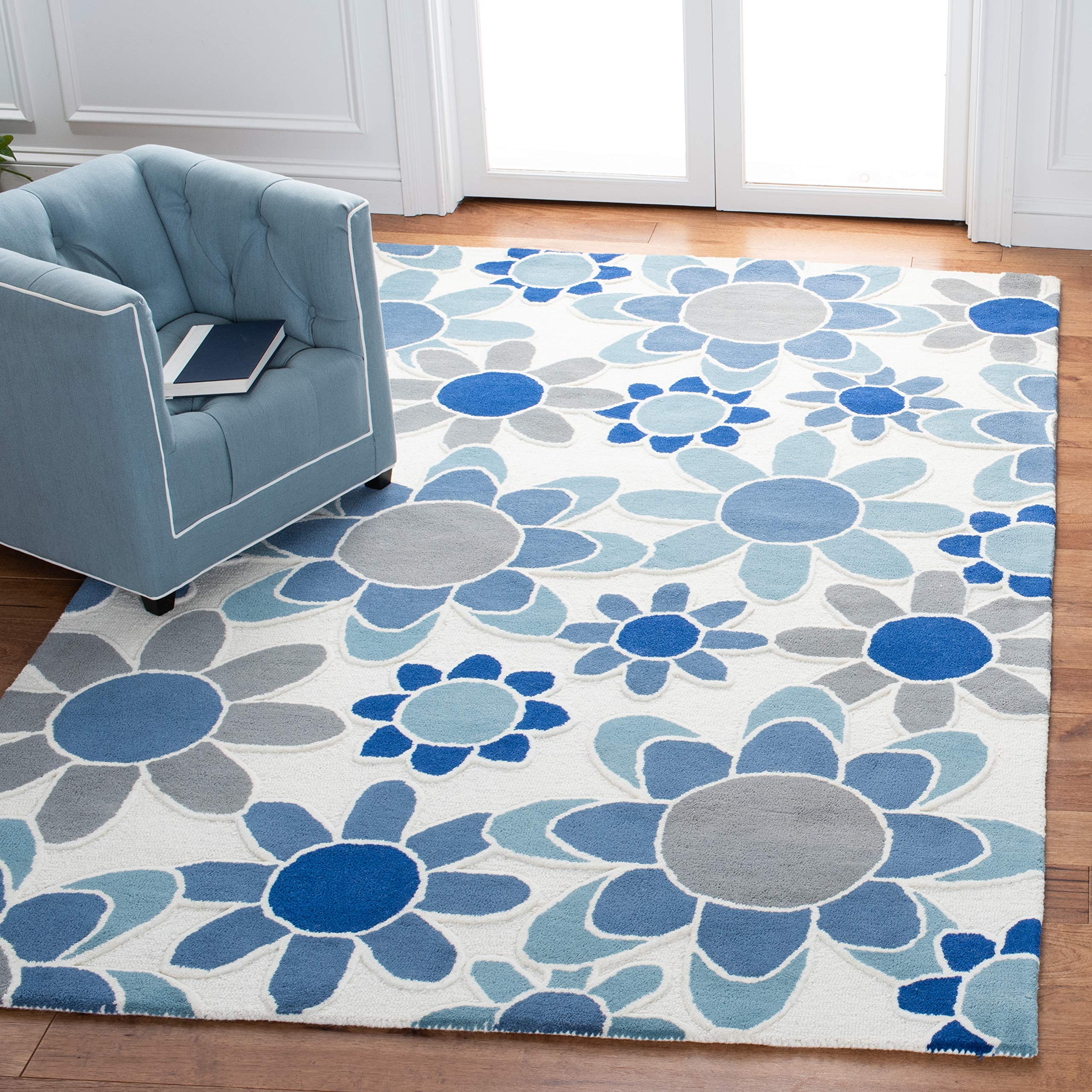 SAFAVIEH Kids Collection Handmade Floral Wool Area Rug - 5' x 8', Ivory & Blue, Non-Slip Nursery Rug for Playroom, Bedroom & High Traffic Areas | Durable & Soft for Children's Spaces (SFK923M)