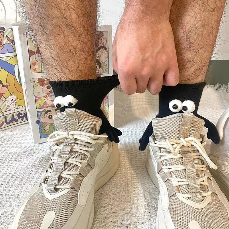 Harajuku Couple Cotton Socks - 2 Pairs Magnetic Hand Holding Socks for Couples, Black & White Unisex Long Socks - Perfect for Valentine's Day Gifts, Anniversary Presents and Romantic Couple Activities