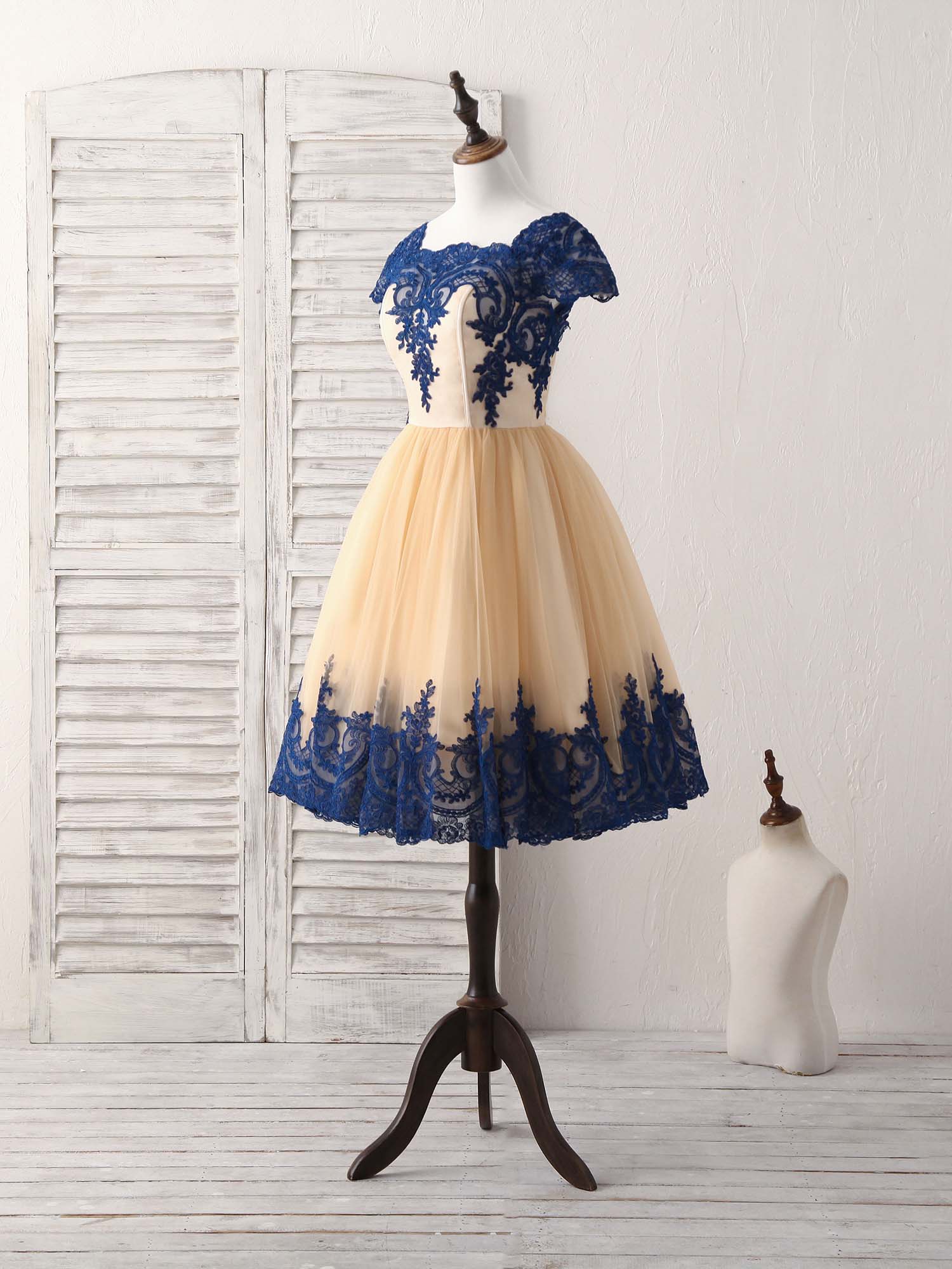 Elegant Champagne Tulle Lace Applique Short Prom Dress - Perfect for Bridesmaids, Homecoming & Evening Parties | Formal Dresses for Women