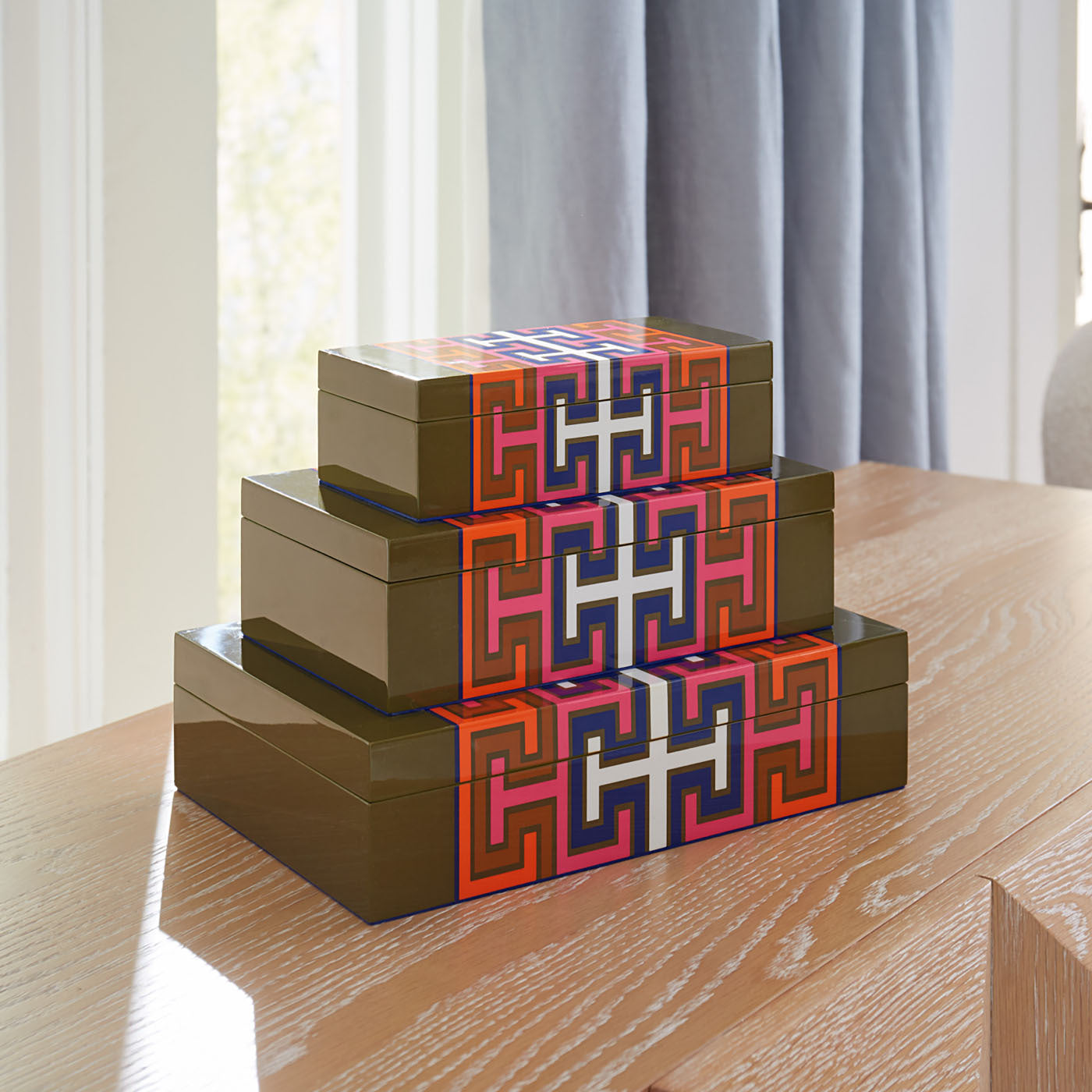 Medium Madrid Lacquer Box - Elegant Decorative Storage for Jewelry, Keepsakes & Home Decor | Perfect for Gift Giving & Organizing