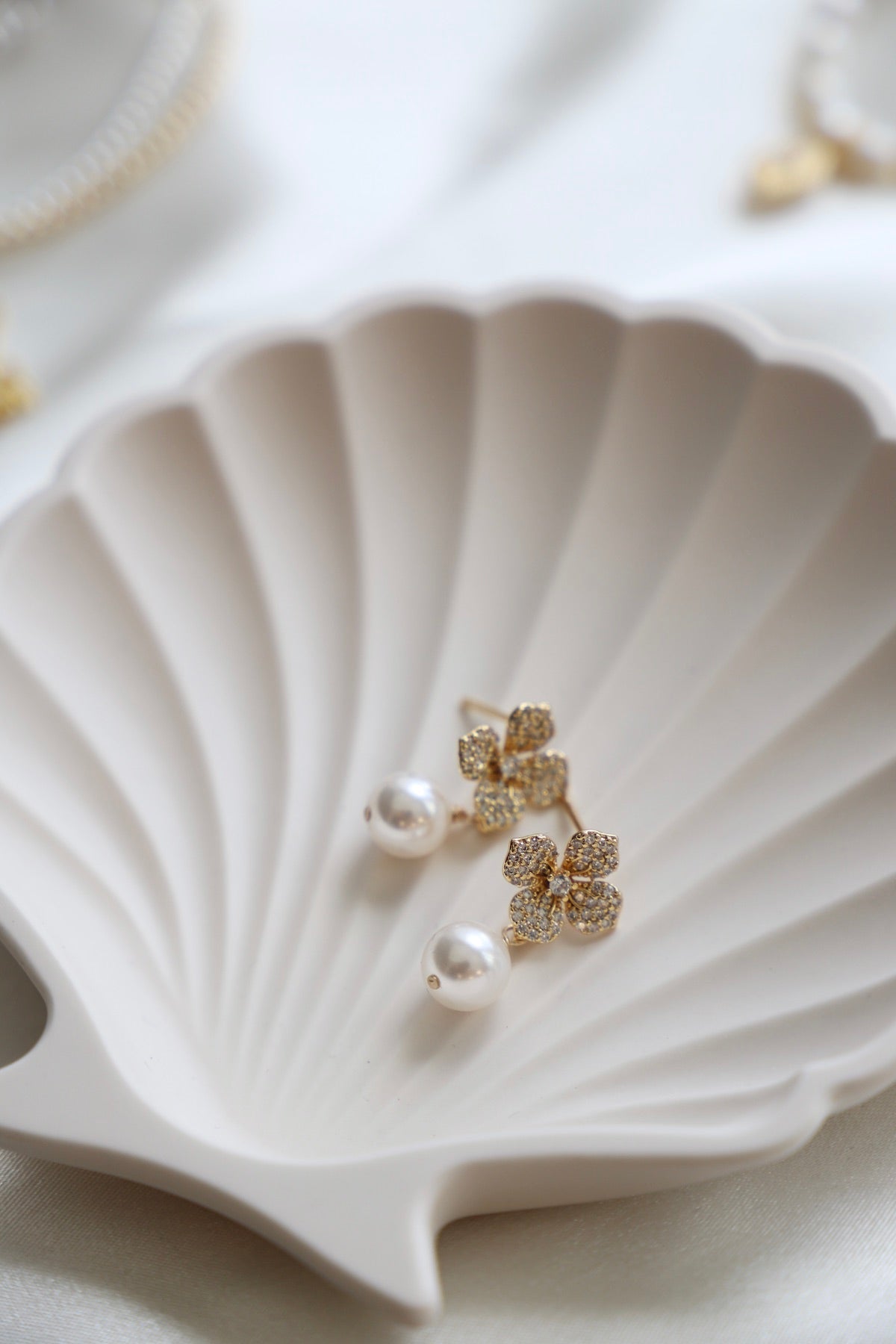 FLORA PEARL STUDS - Elegant Pearl Earrings for Women, 18K Gold Plated Hypoallergenic Studs, Perfect for Everyday Wear, Gift Giving & Special Occasions