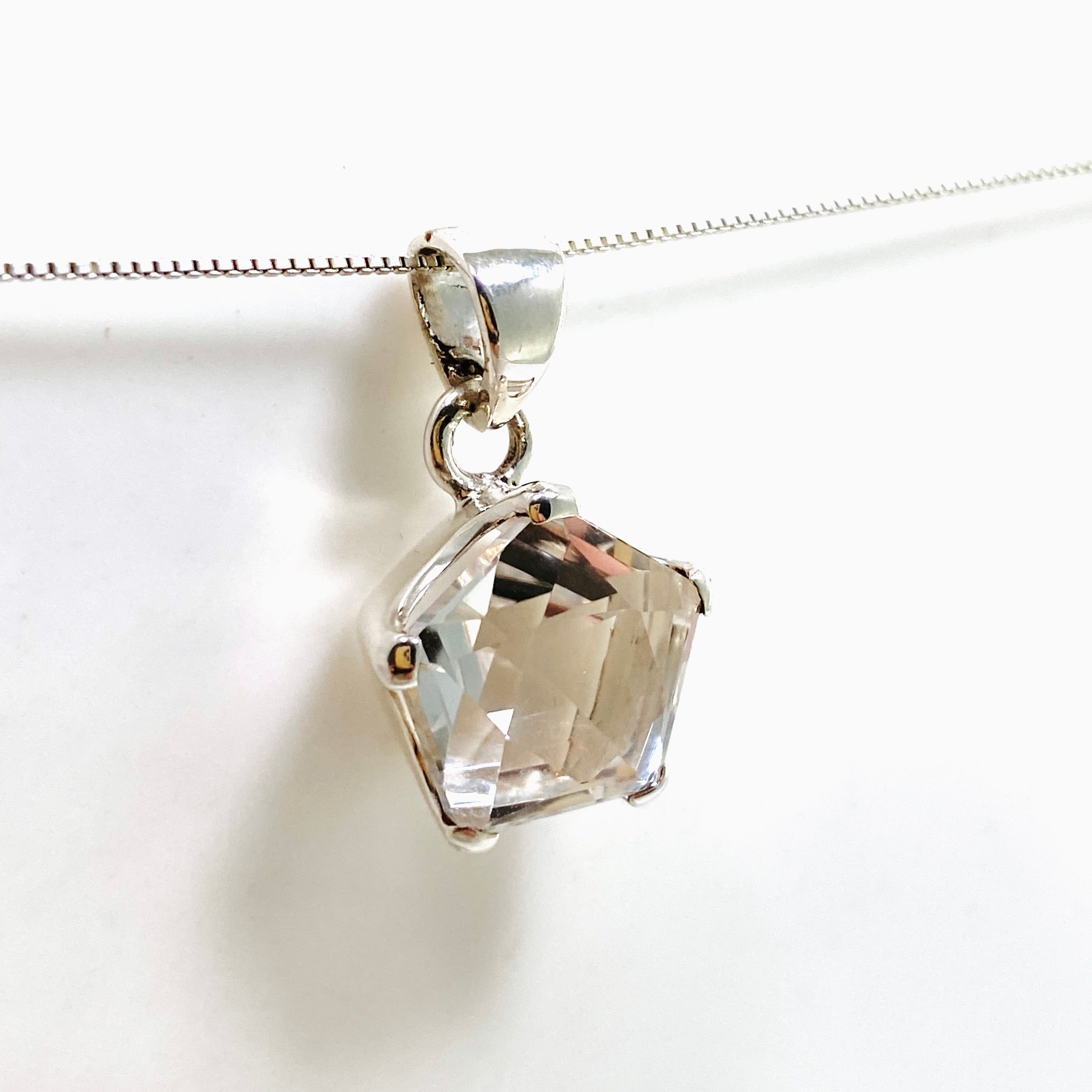 Natural Clear Quartz Pentagon Star Faceted Pendant Necklace - Spiritual Healing Jewelry for Meditation & Energy Work - PPGJ1083