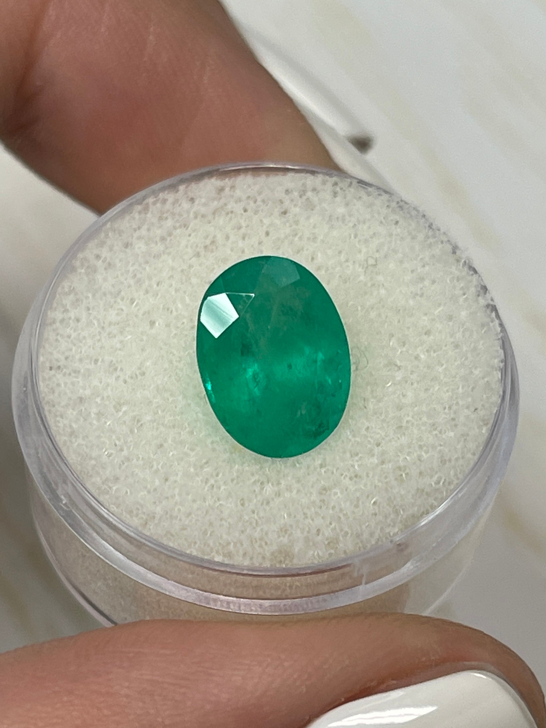 3.86 Carat Deep Emerald Green Natural Loose Colombian Emerald Oval Cut Gemstone for Jewelry Making, Engagement Rings & Luxury Gifts