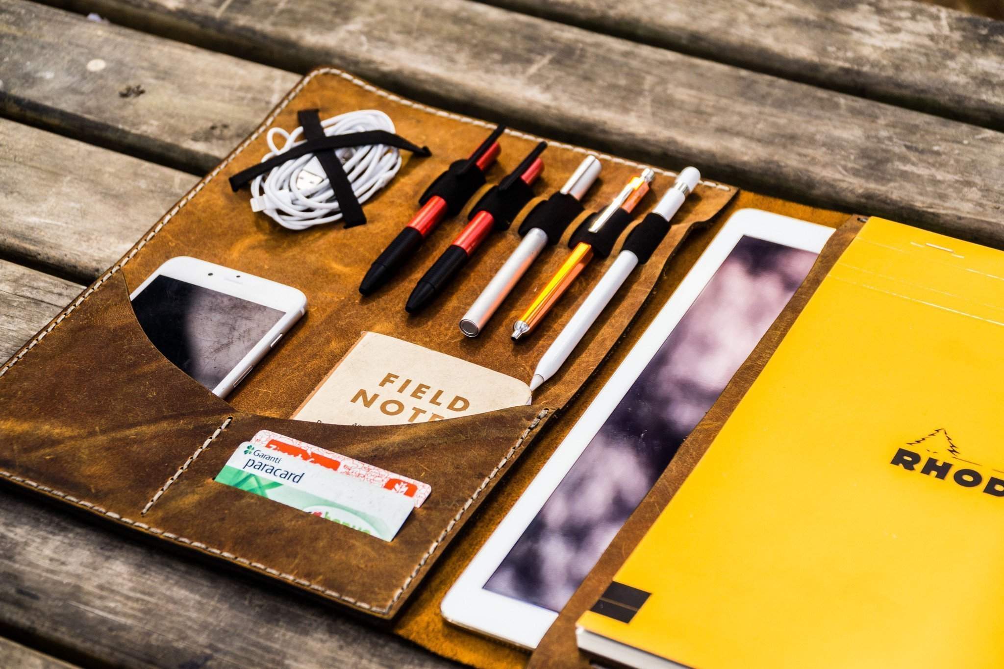 Moleskine Professional A4 Leather Workbook - Crazy Horse Brown Cover - Perfect for Business Meetings, Note Taking & Office Organization