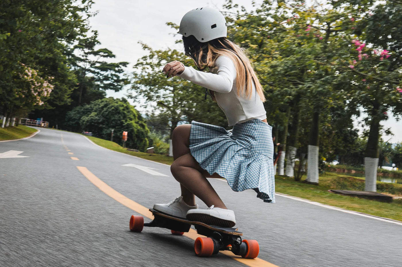 Exway Flex SE 2024 Electric Skateboard - 25 MPH Top Speed & 20 Mile Range - Commuter & Campus Cruiser - Perfect for Urban Transportation & Last-Mile Travel