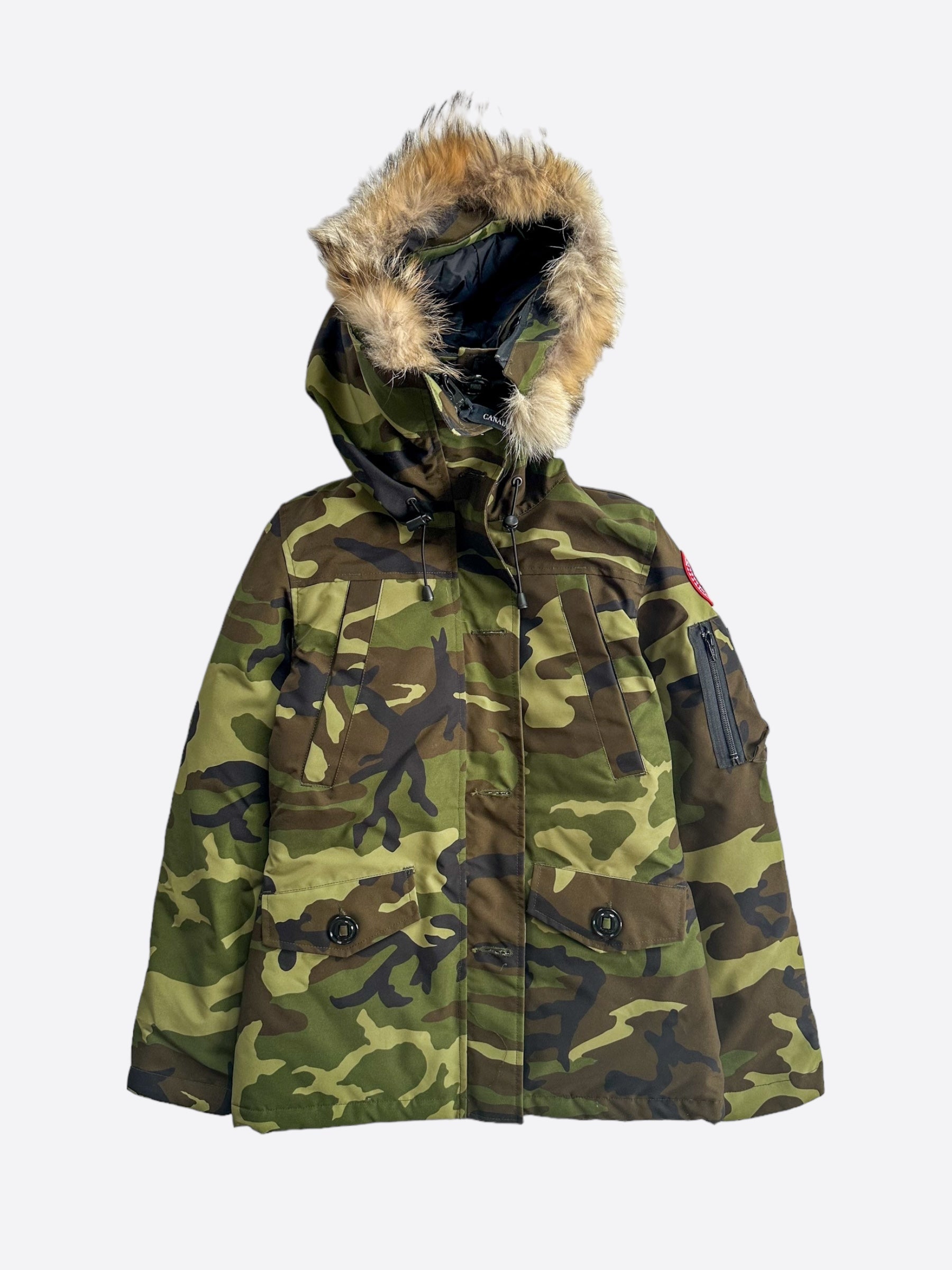 Canada Goose Montebello Women's Parka - Green Camouflage Waterproof Winter Coat for Outdoor Activities & Urban Fashion