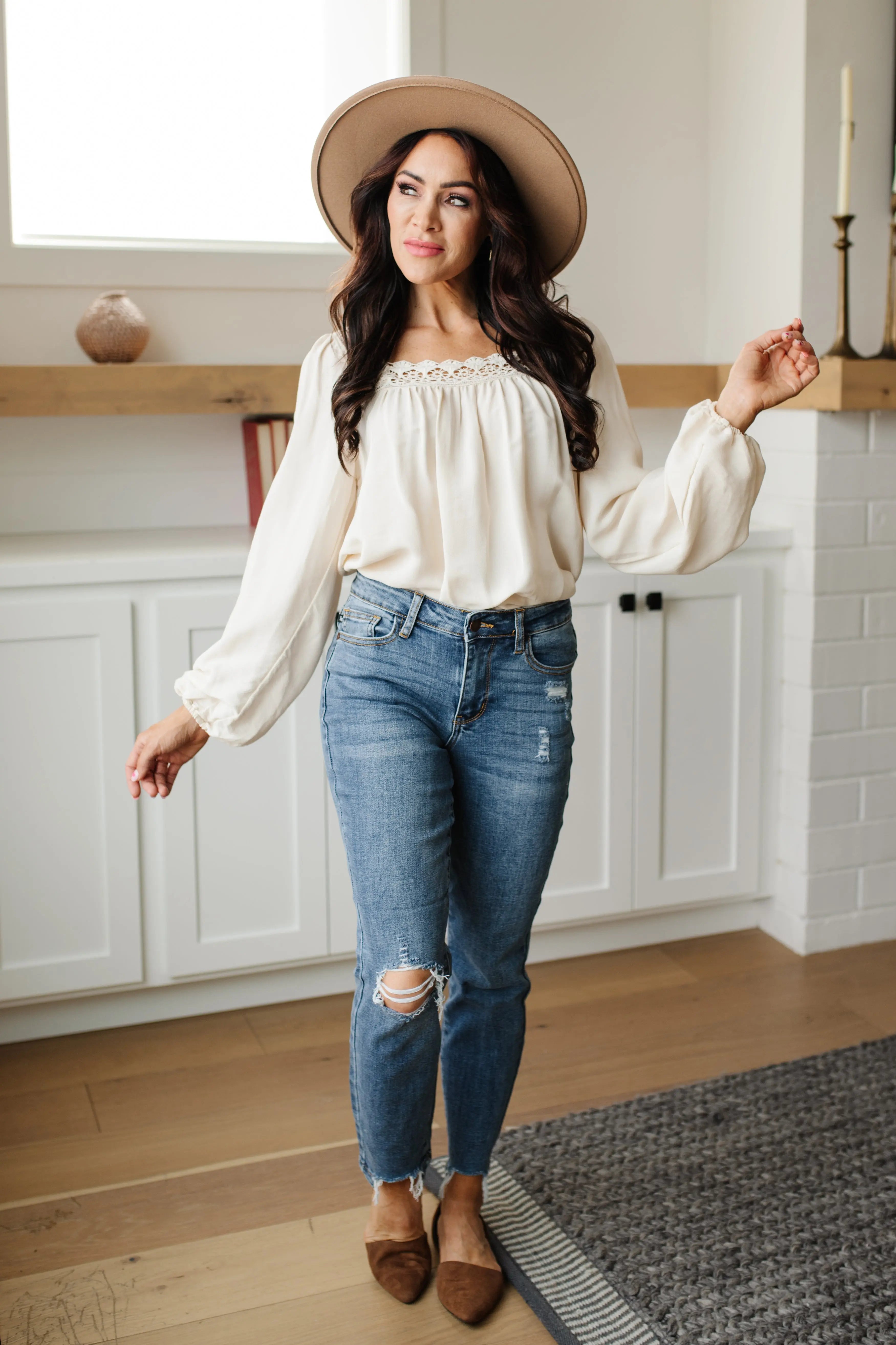 Mid-Rise Distressed Hem Slim Fit Jeans for Women - Perfect for Casual Outfits & Everyday Wear