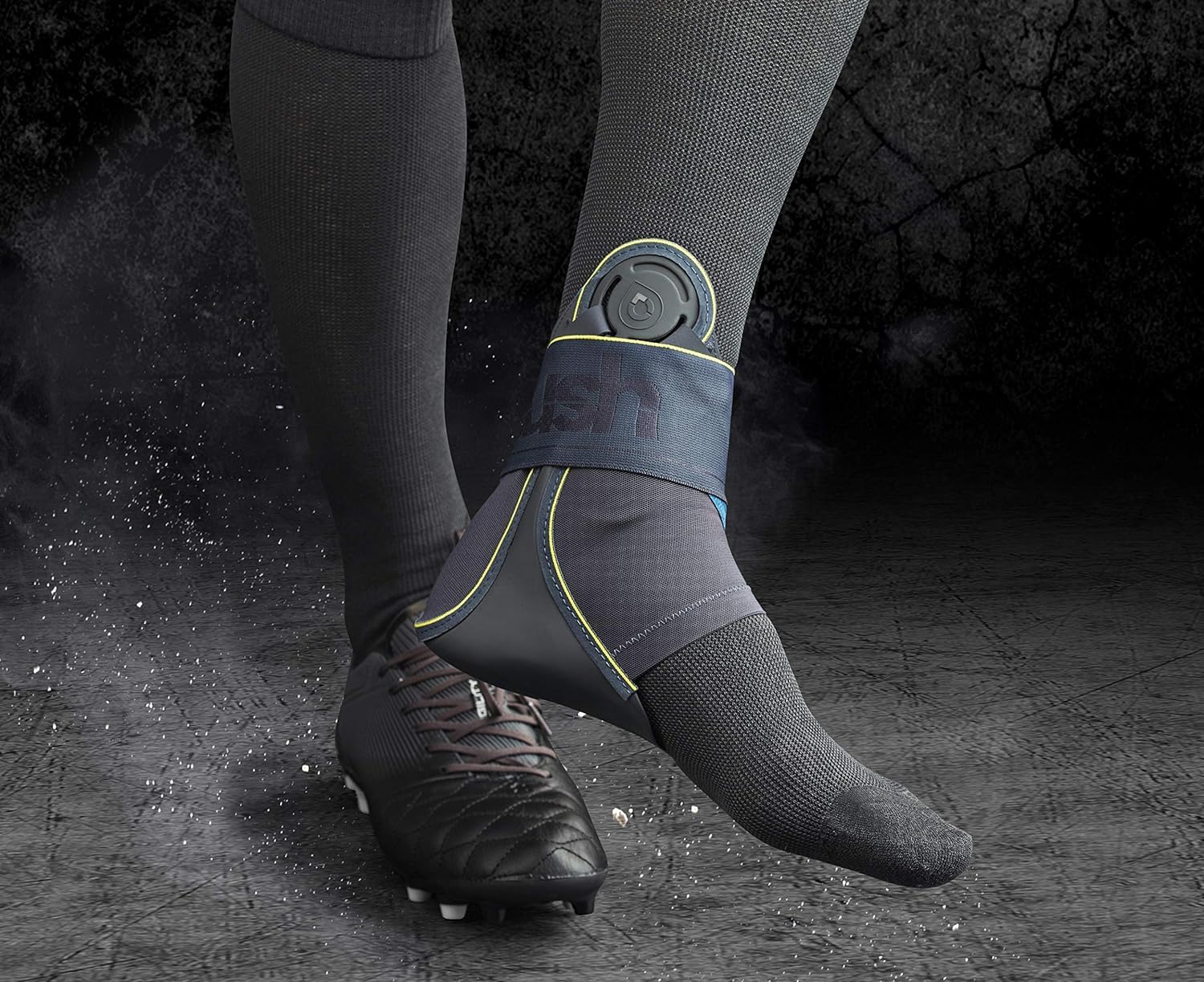 Push Sports Ankle Brace Kicx - Adjustable Support for Sprains & Injuries, Easy-On Design Based on Pro Taping (Right Small) - Ideal for Running, Basketball & Volleyball Recovery
