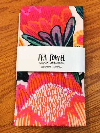 Bush Bounty Floral Tea Towel - Premium Cotton Kitchen Towels for Drying Dishes & Decor - Perfect for Farmhouse, Cottagecore & Vintage Style Kitchens