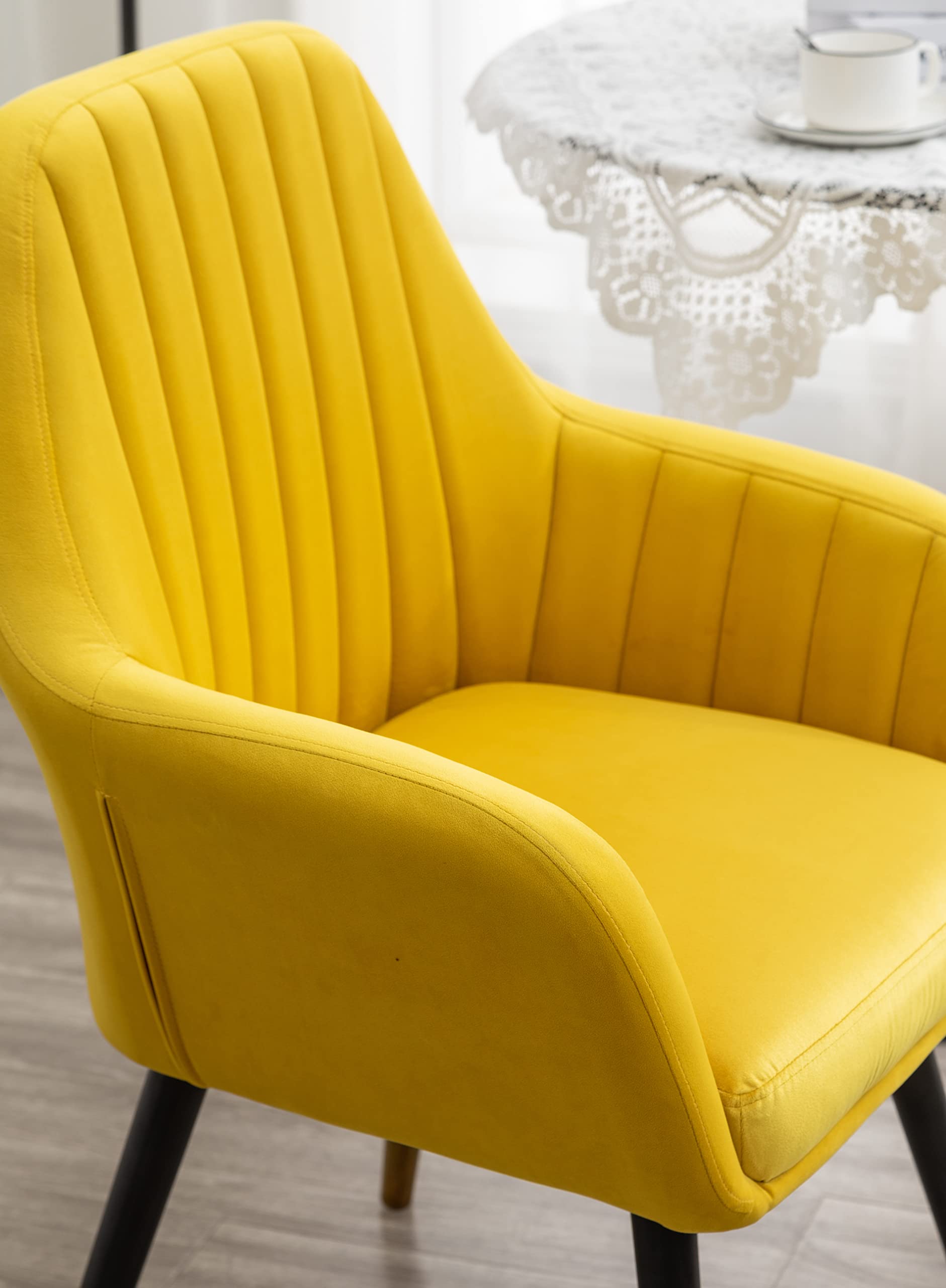 Roundhill Furniture Tuchico Modern Velvet Accent Chair - Plush Upholstered Lounge Chair in Vibrant Yellow | Perfect for Living Room, Bedroom or Office Decor