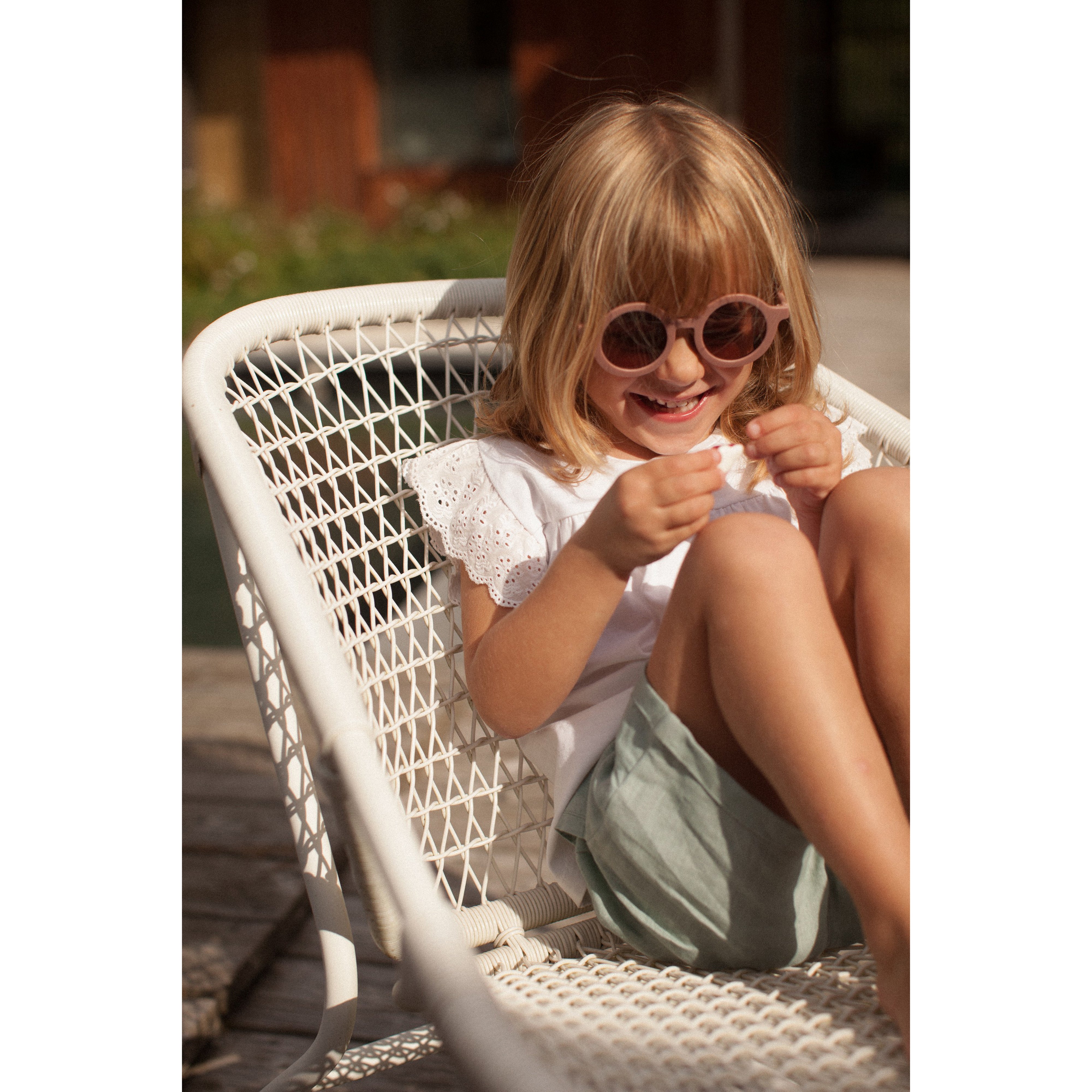 Bonheur du Jour Paris Baby & Girl White Tee Shirt - Cute French-Inspired T-Shirt for Toddlers & Kids - Perfect for Playdates, Birthday Parties & Family Photos