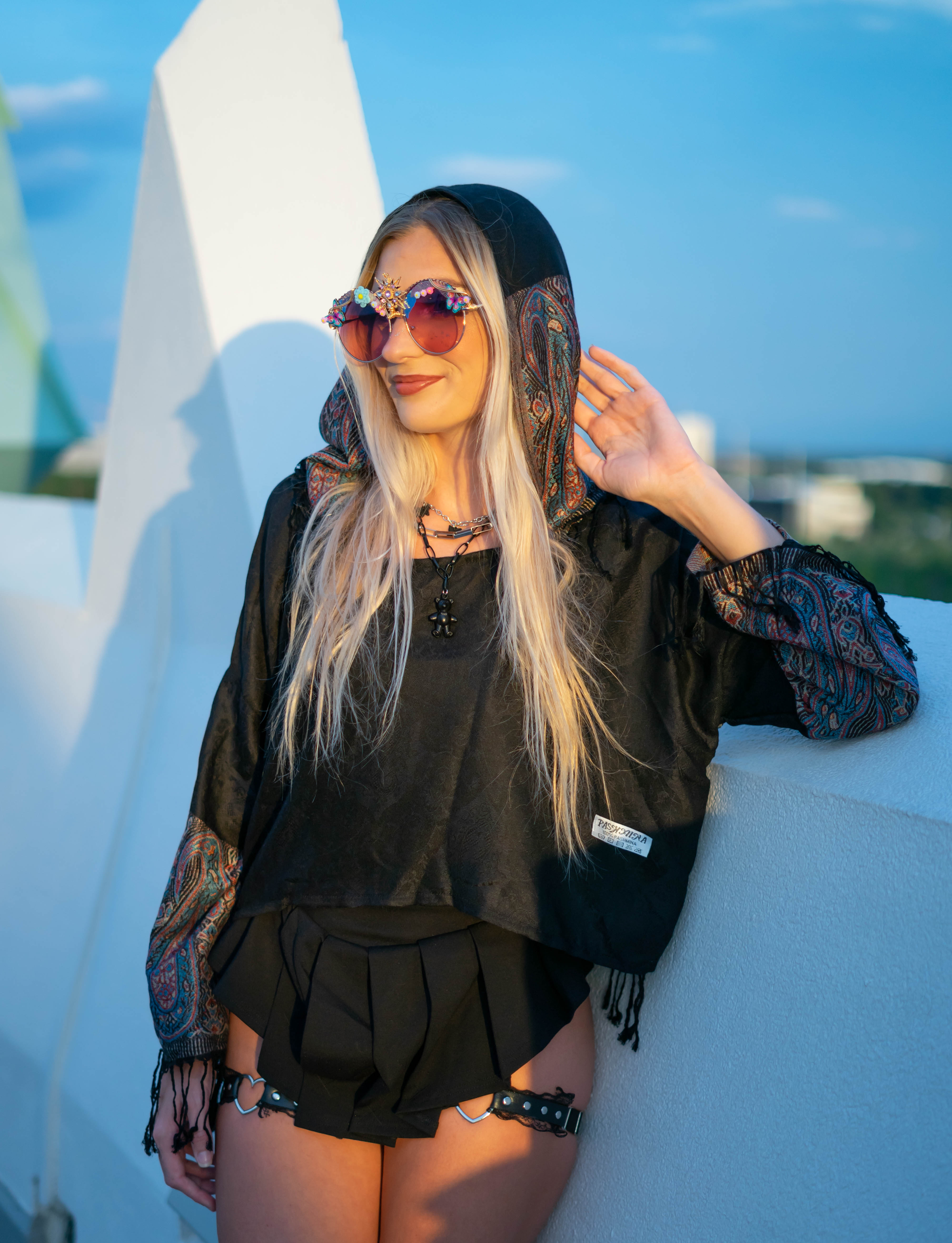 PASH LS CROP TOP - Black & Grey Paisley Print Long Sleeve Shirt for Women | Trendy Fall Fashion | Perfect for Casual Outings, Date Nights & Music Festivals