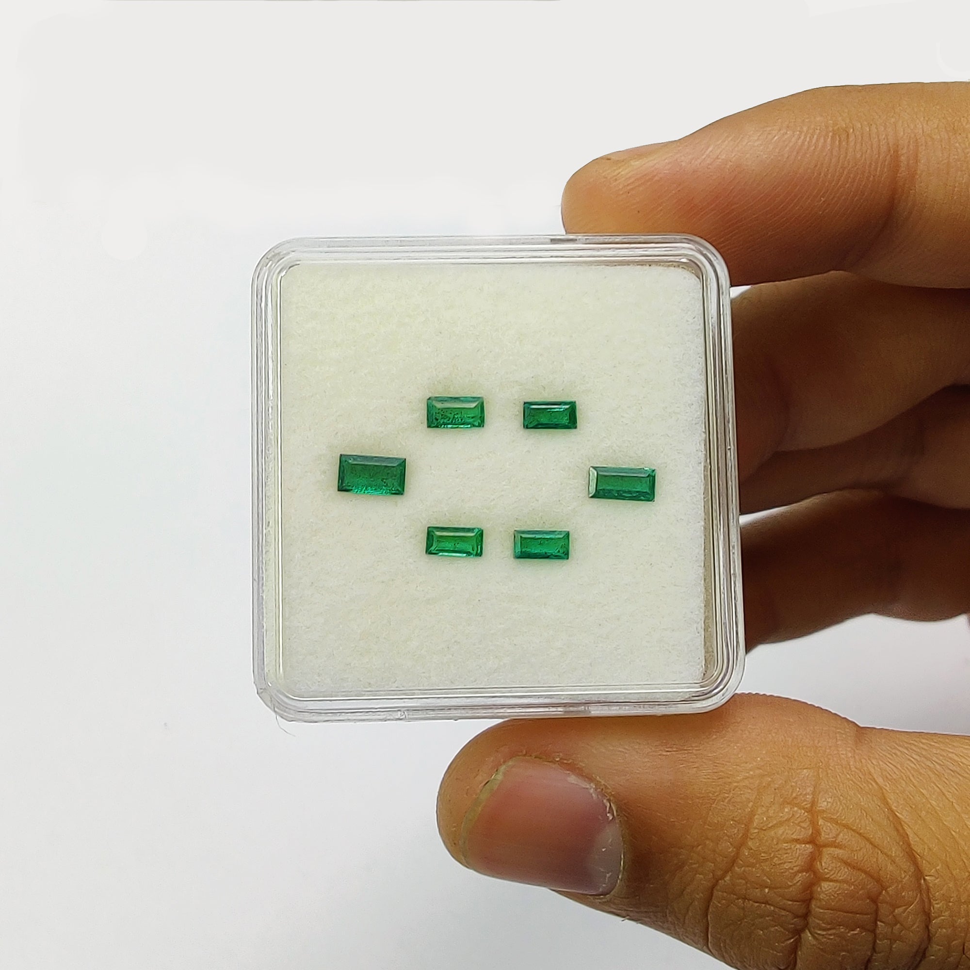 Natural Untreated Green Emerald Gemstone Set (0.95cts, 6pcs) - Cushion Cut 4x2mm & 5x3mm for Jewelry Making, Engagement Rings & Luxury Gifts