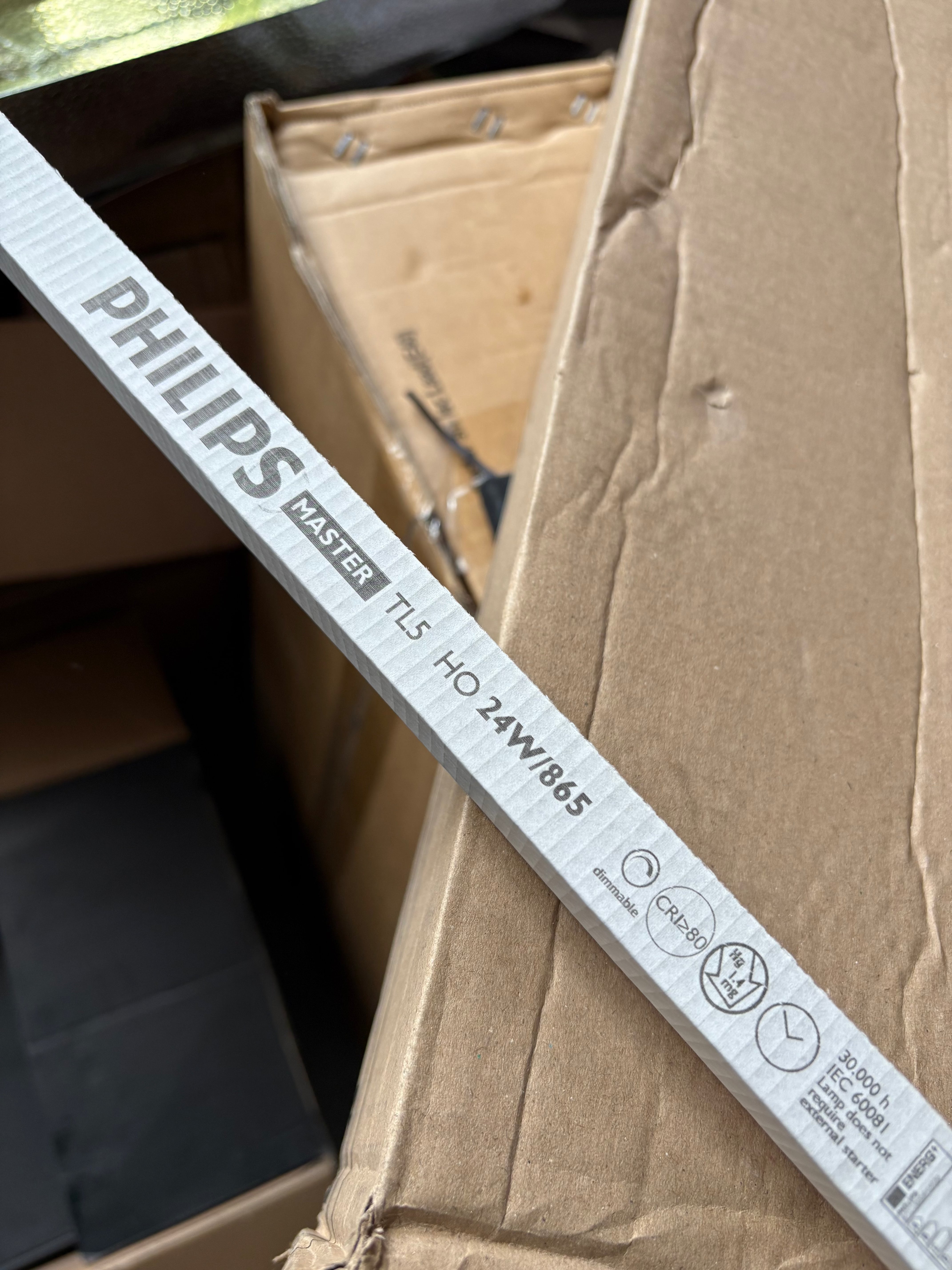 Single T5 Replacement Lamp 2ft 24W 6500K Daylight LED Tube - Perfect for Office Lighting, Garage, Workshop & Under Cabinet Fixtures