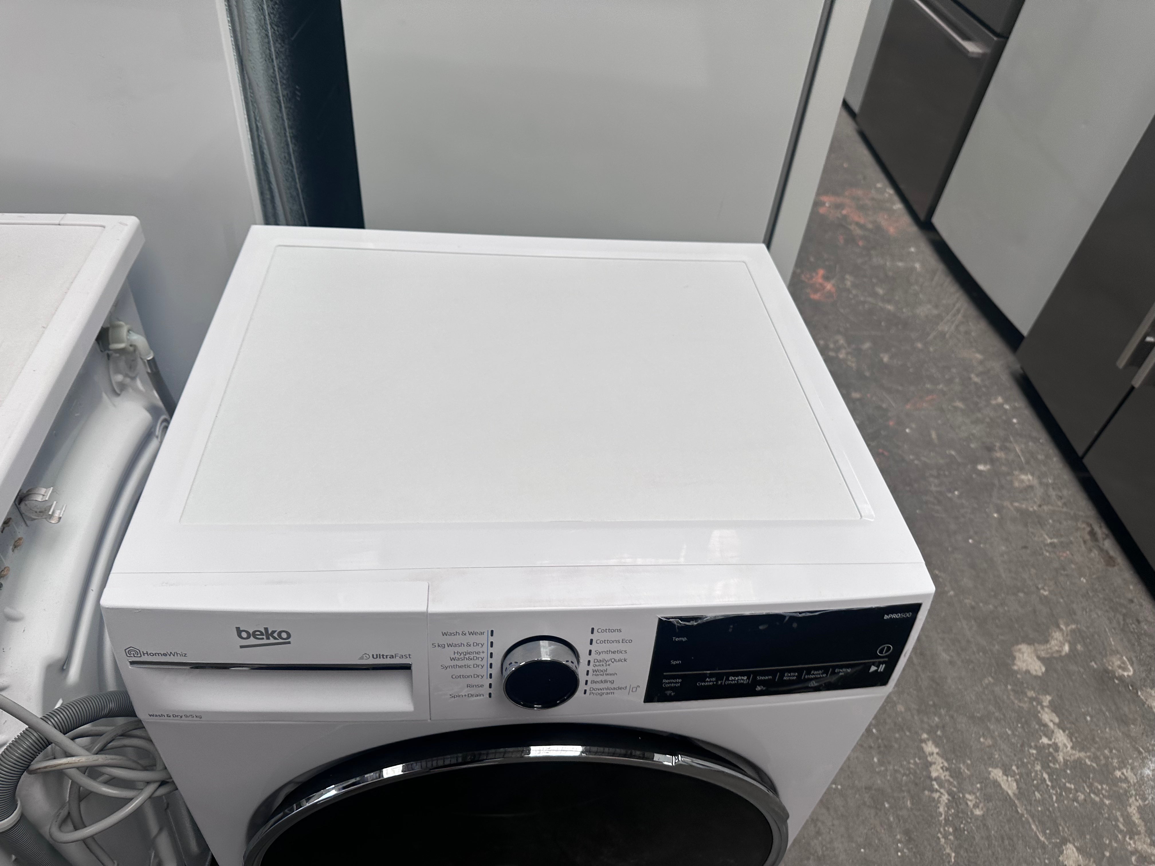 Beko BWDB9540W 9kg/5kg UltraFast Washer Dryer Combo - Energy Efficient Laundry Solution for Small Spaces | Perfect for Apartments, Dorms & RVs [Carton Damage]