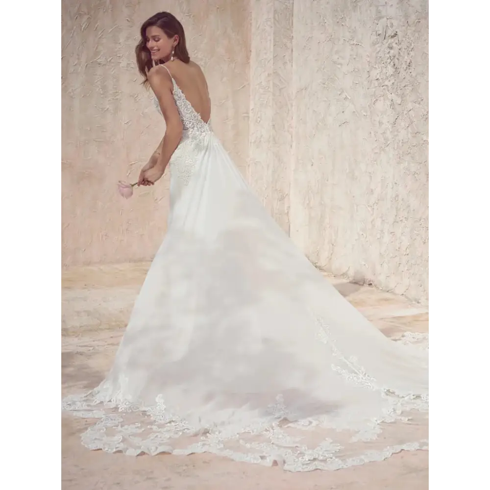 Maggie Sottero Fayette Wedding Dress with Detachable Train - Elegant Bridal Gown for Church Ceremony & Outdoor Wedding Photography