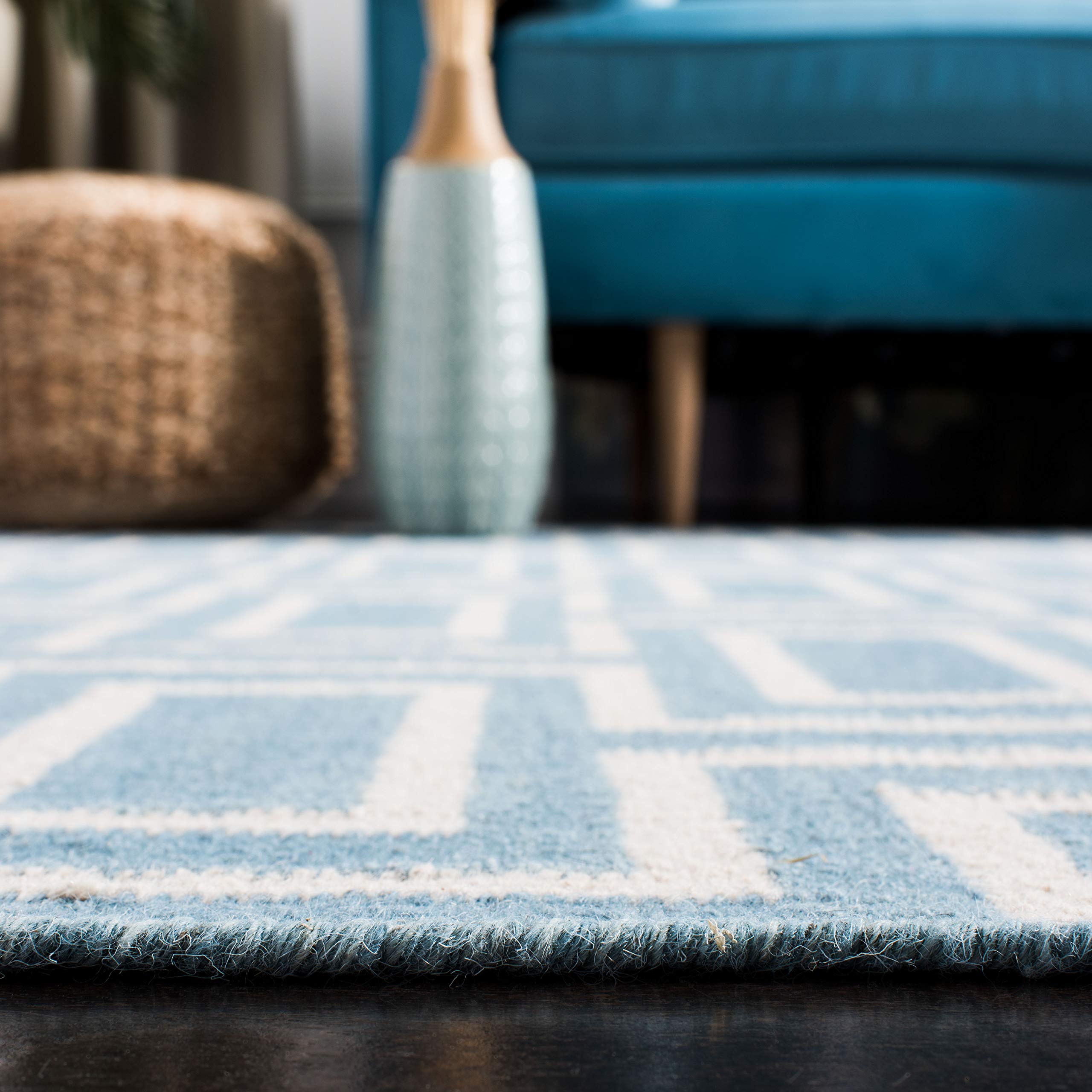 SAFAVIEH Dhurries Collection 8' Square Light Blue/Ivory DHU562A Handmade Flatweave Premium Wool Area Rug - Perfect for Living Room, Bedroom & Home Decor