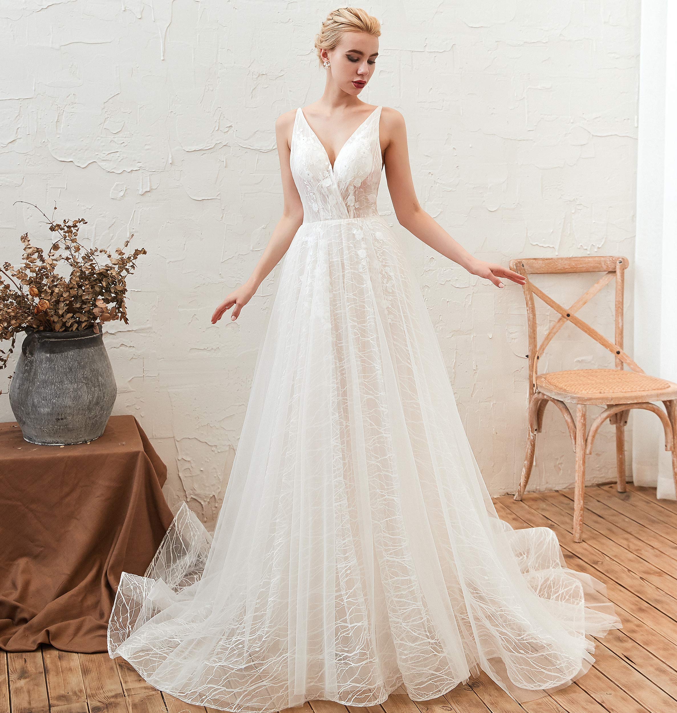 Elegant Women's V-Neck Lace Applique Backless Tulle Beach Wedding Dress - Perfect for Beach Weddings, Destination Elopements & Romantic Photoshoots