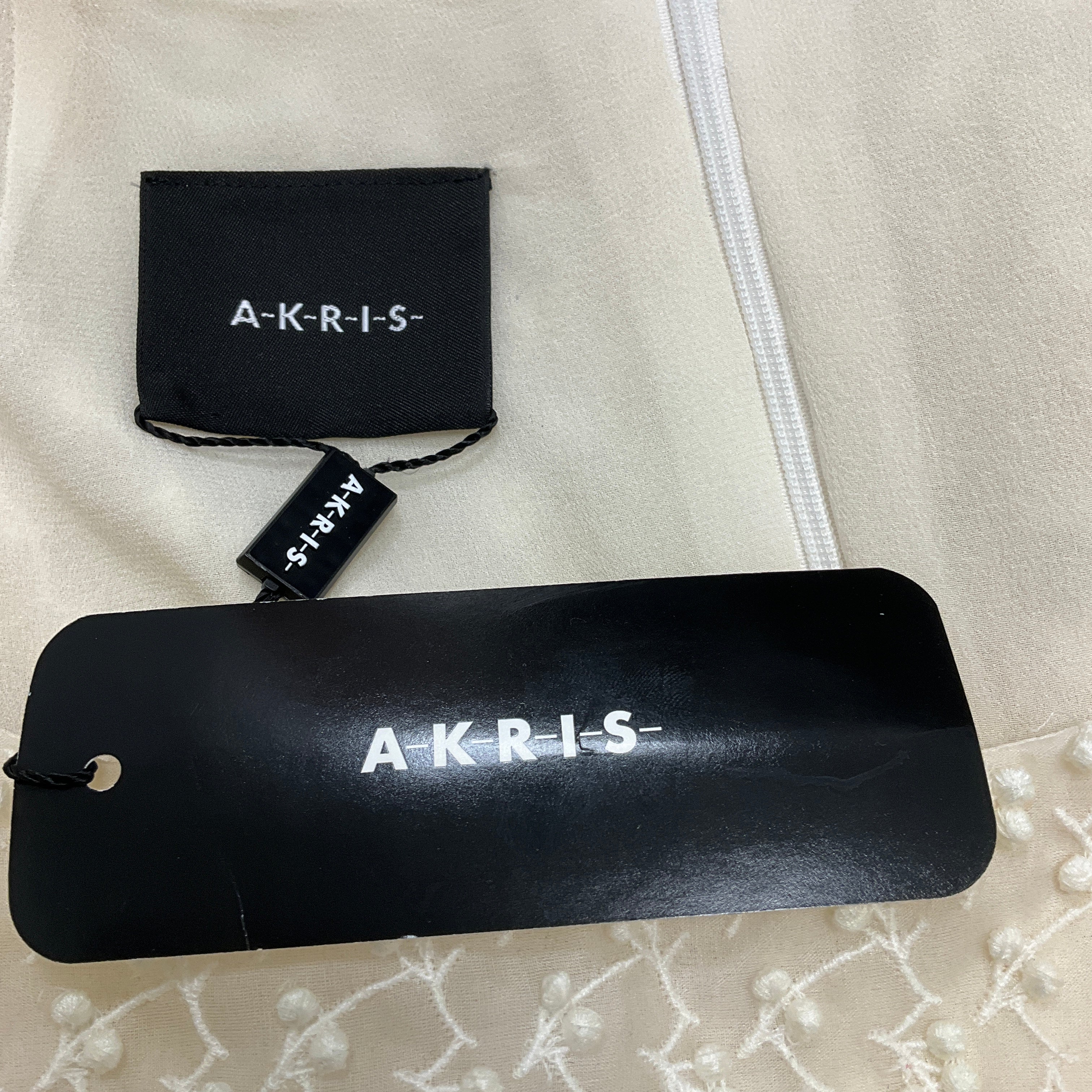 Akris Ivory Embroidered Sleeveless Summer Dress for Women - Elegant Cocktail Party & Wedding Guest Outfit