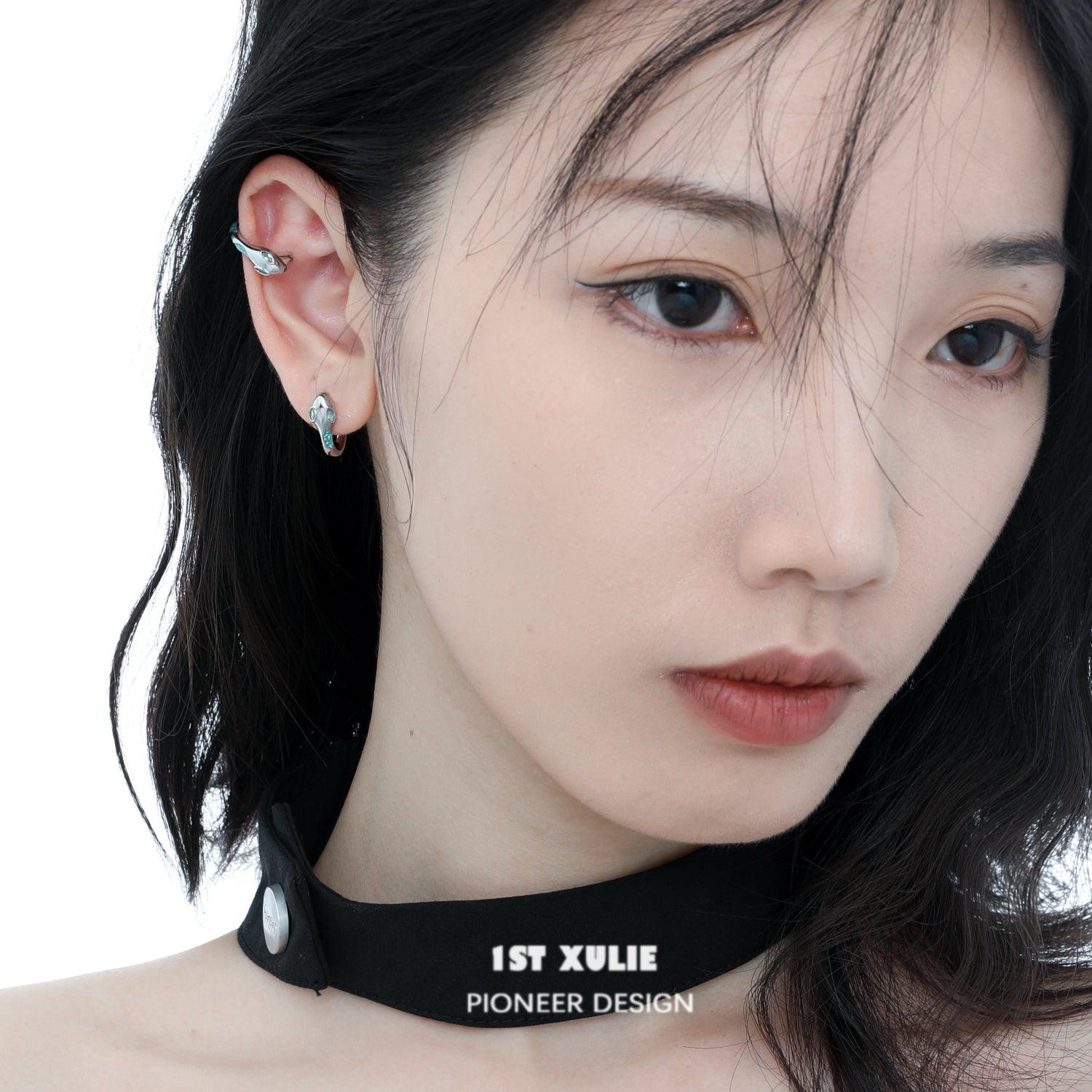 Frozen Serpent Girl S925 Sterling Silver Snake Bite Earrings - Gothic Punk Ear Clips for Women - Perfect for Halloween, Cosplay & Alternative Fashion