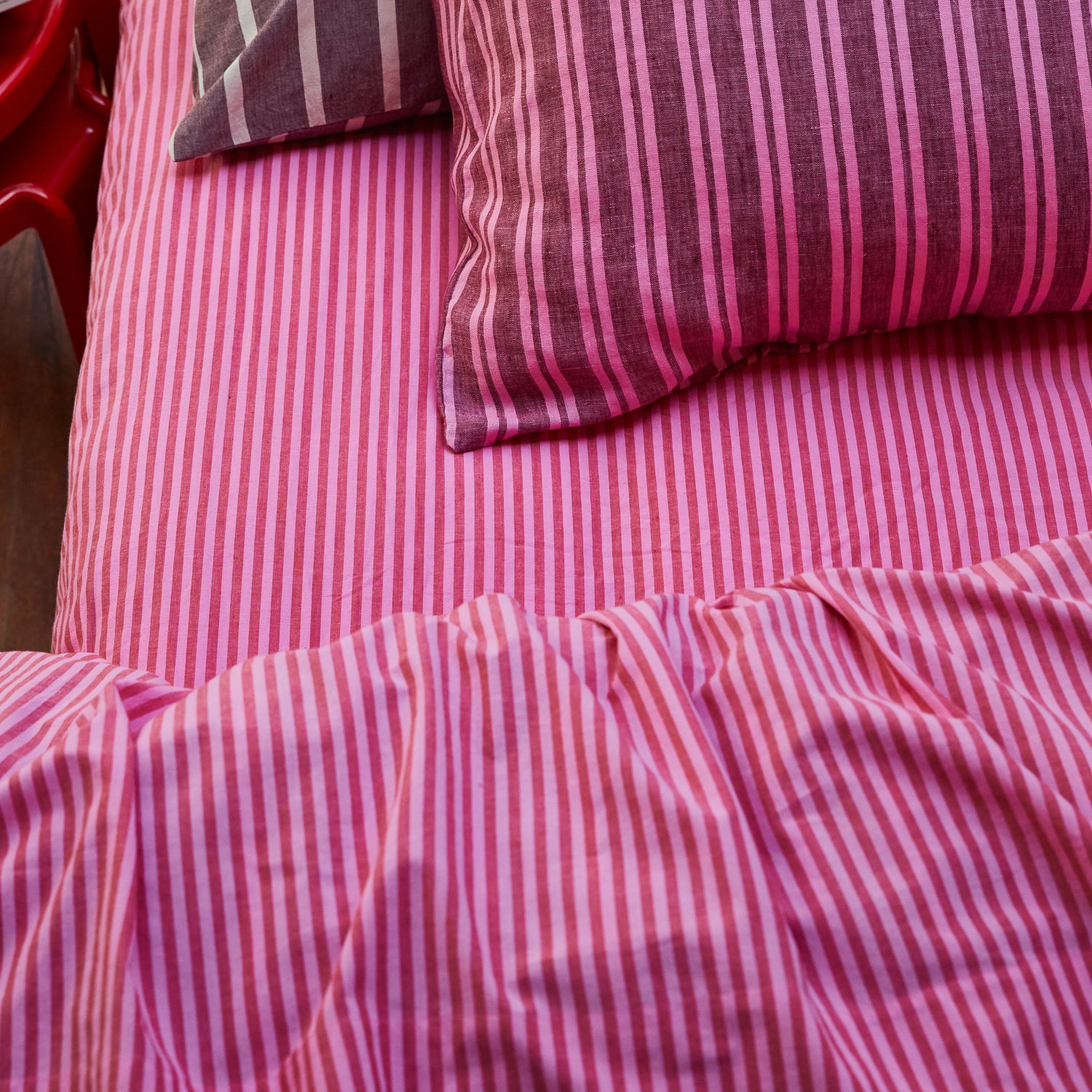 Premium Cordell Cotton Sheets - Soft & Breathable Scarlet Red Bedding Set for Ultimate Comfort | Perfect for Master Bedroom, Guest Room & Dorm