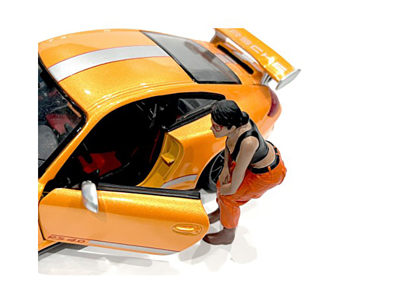 1/24 Scale Hip Hop Girl Figure - Realistic Urban Street Scene Model for Car Diorama & Collectors - American Diorama Brand