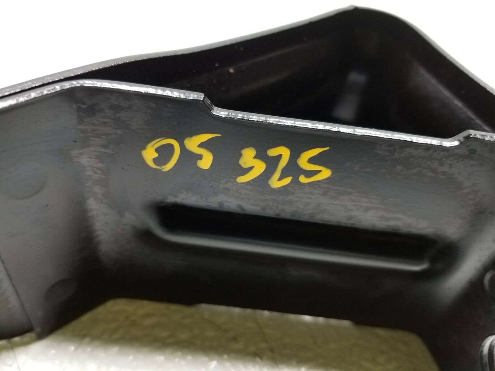 BMW E46 Wheel Chock / Wedge - OEM Style Wheel Stopper for Parking & Storage - Perfect for Garage, Workshop & Roadside Emergency (Fits 01 02 03 04 05 Models)