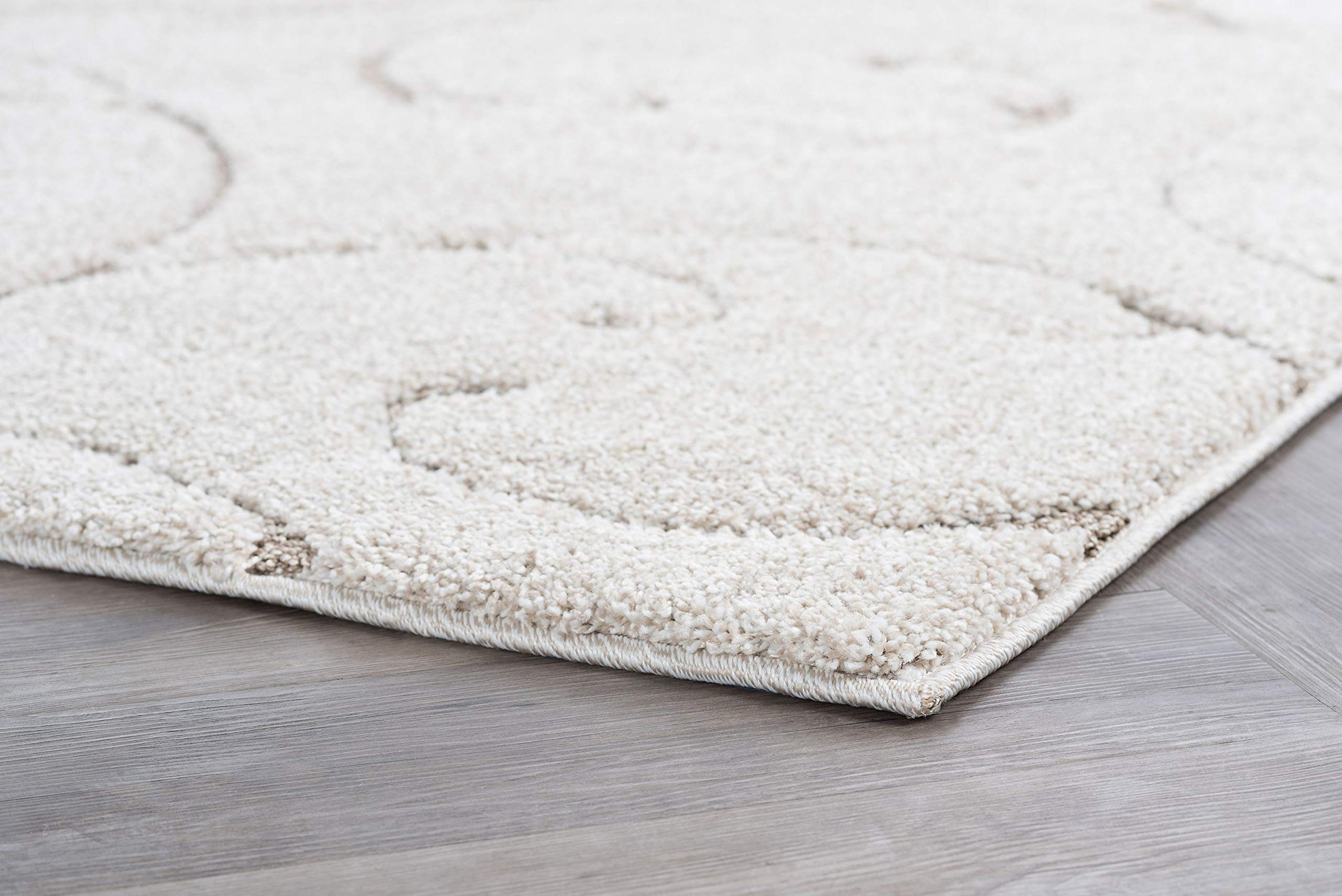 6FT Shaggy Square Area Rug with Scrollwork Design - Soft Cream Plush Carpet for Living Room, Bedroom & Dining Room - Cozy Home Decor for Family Gatherings & Relaxation