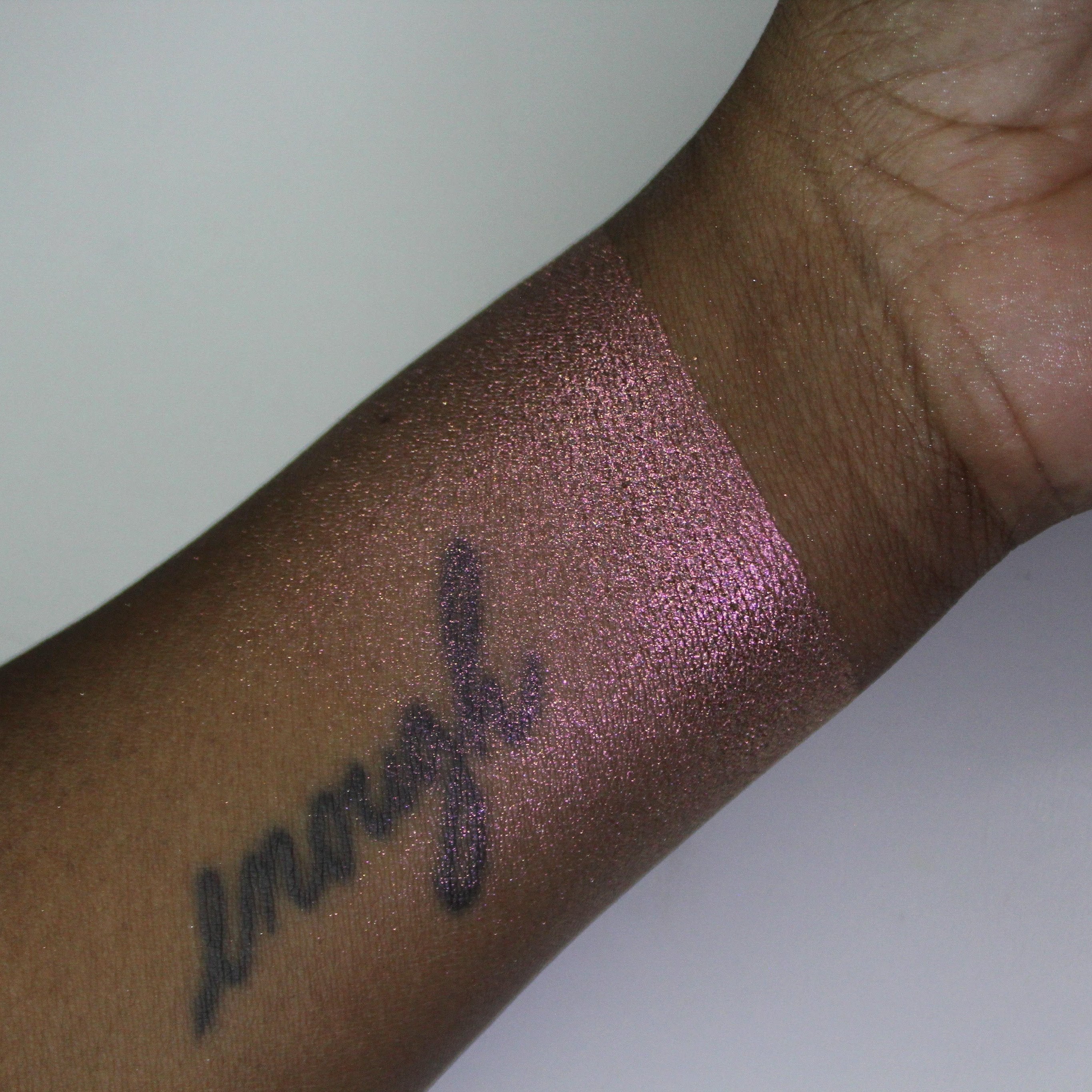Little Miss She Never Misses Simply Put Highlighter Quad - 4 Shimmering Highlighting Shades for Glowing Makeup, Perfect for Contouring & Everyday Glam (Great for Parties, Photos & Special Occasions)