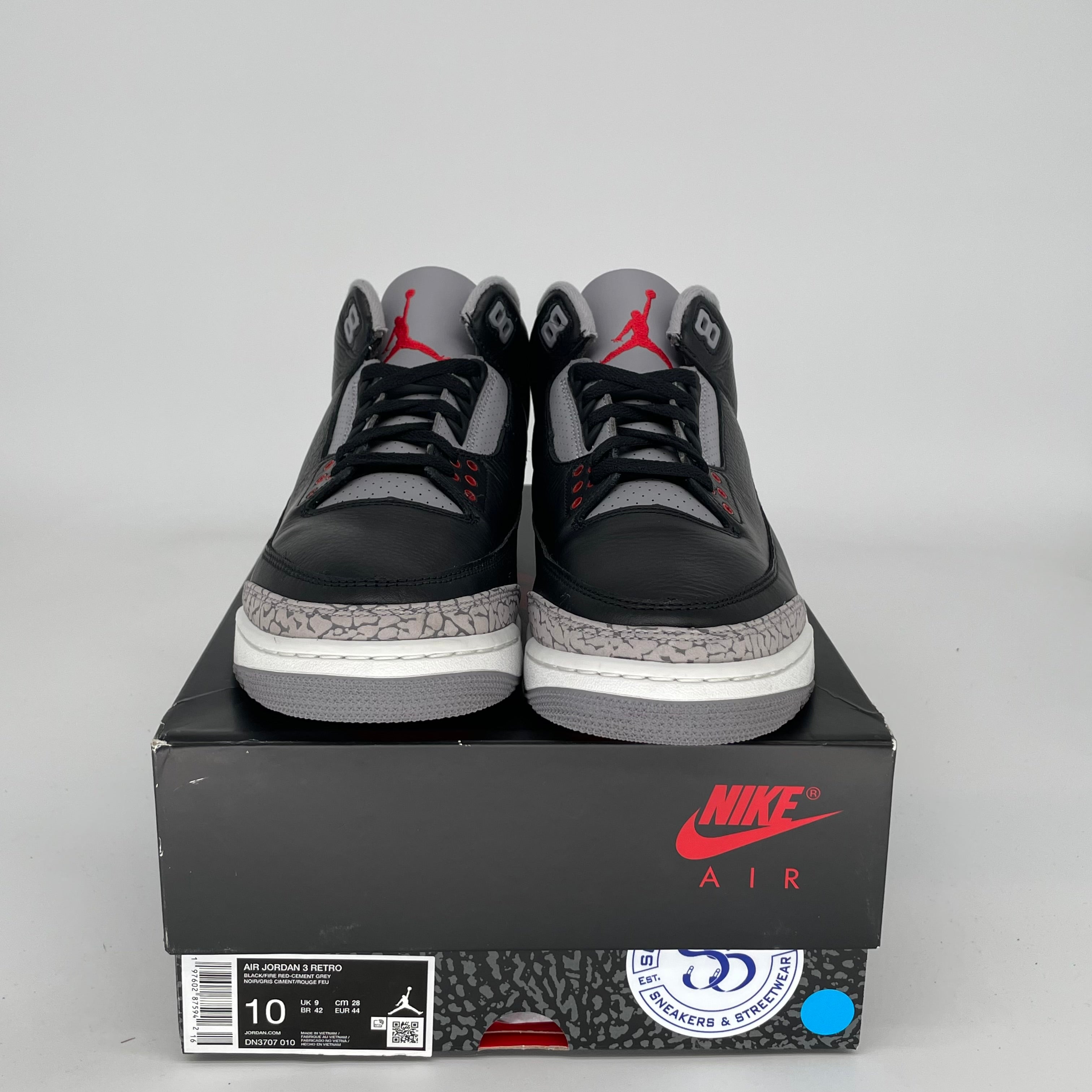 Original Air Jordan 3 Retro 'Black Cement' Men's Basketball Shoes Size 10 (DN3707-010) - Classic Sneakers for Streetwear & Basketball Performance