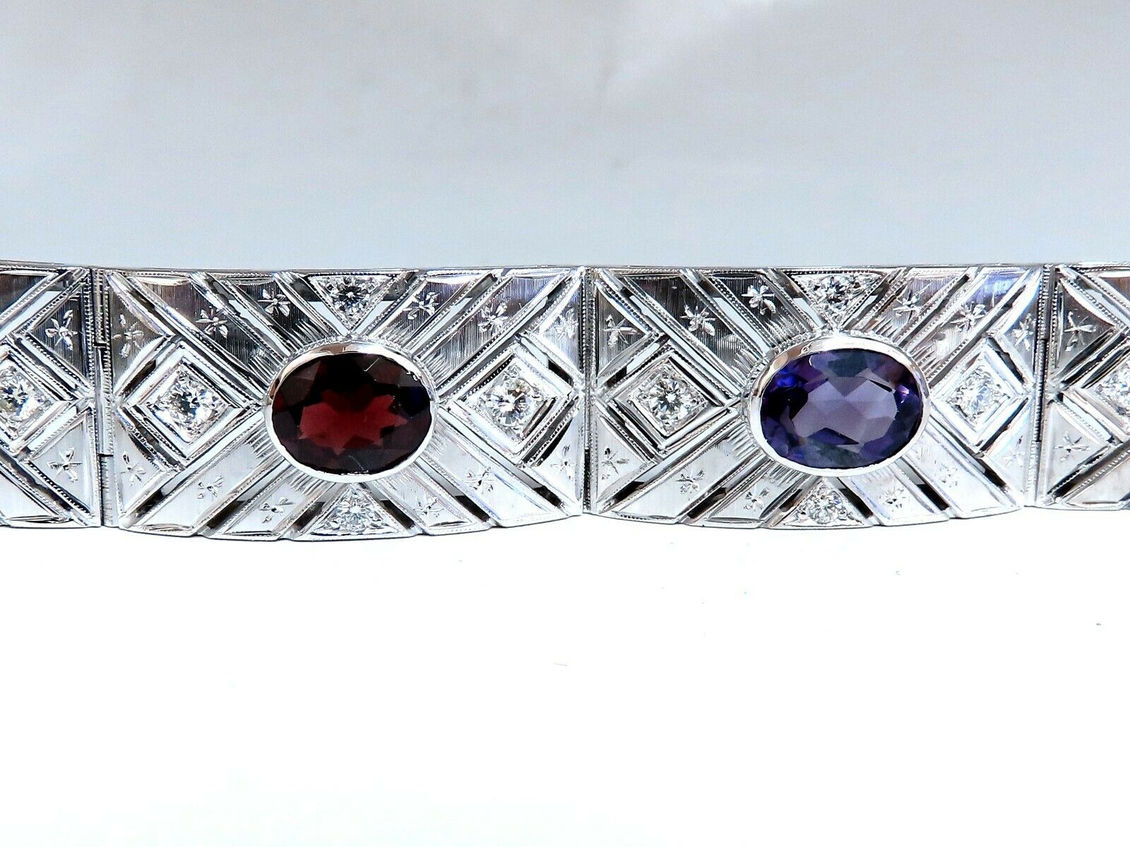 24.30ct Natural Gemstone Vintage Line Engraved Cuff Bracelet in 18K Gold - Elegant Jewelry for Weddings, Parties & Special Occasions
