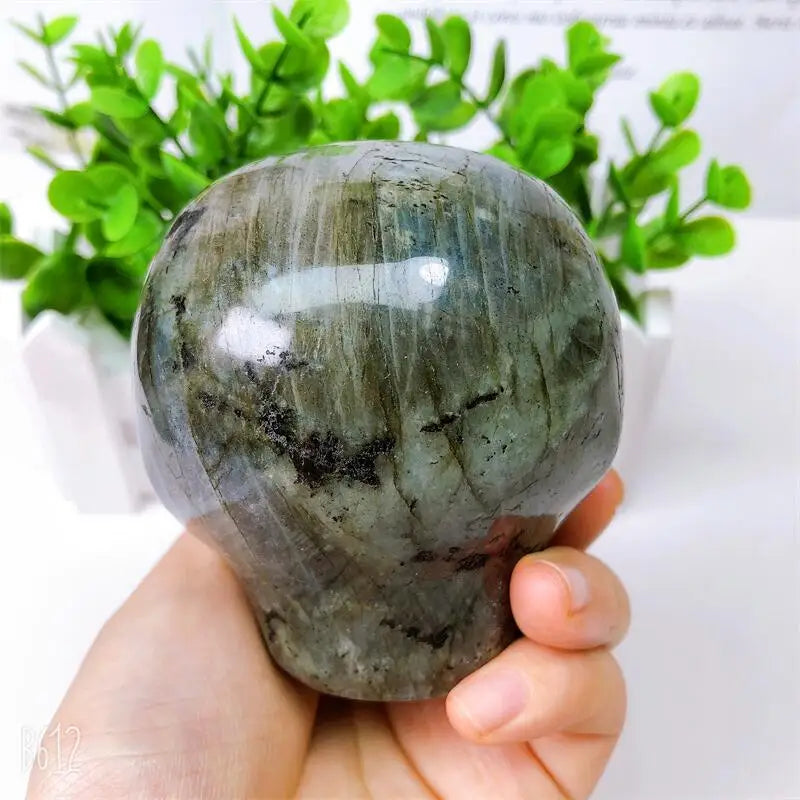 Natural Labradorite Alien Skull Crystal Carving - Healing Energy Stone for Meditation & Spiritual Growth - Unique Halloween Gift & Home Decor (1PC) - Perfect for Yoga Spaces, Altars & Gothic Decor