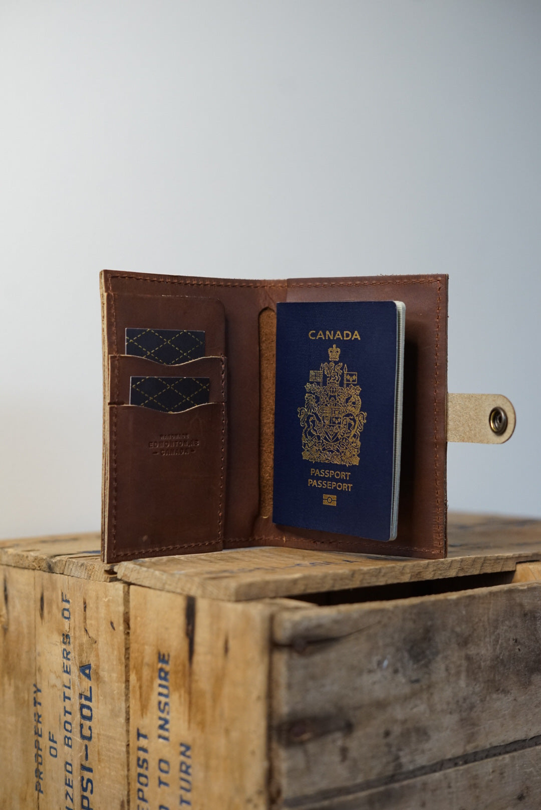 Premium RFID Blocking Passport Wallet in Oro Logger Brown - Secure Travel Organizer for Passports, Cards & Cash - Ideal for International Trips & Airports