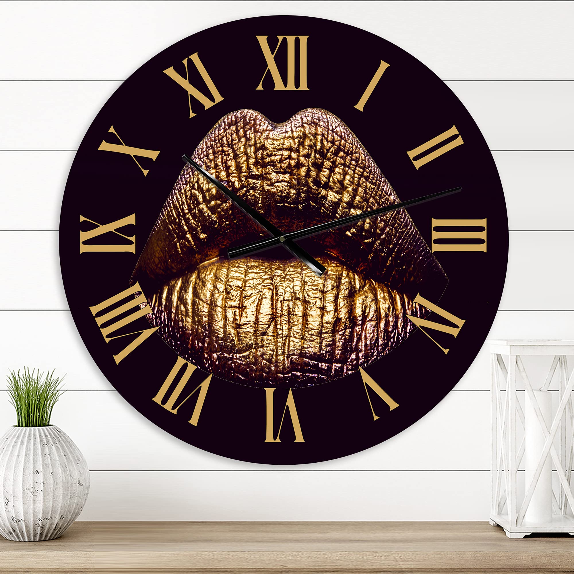 DesignQ Modern Wall Clock - Sexy Golden Metallized Female Lips II - Large Decorative Wall Clock for Living Room, Bedroom, Office - Perfect for Home & Office Decor