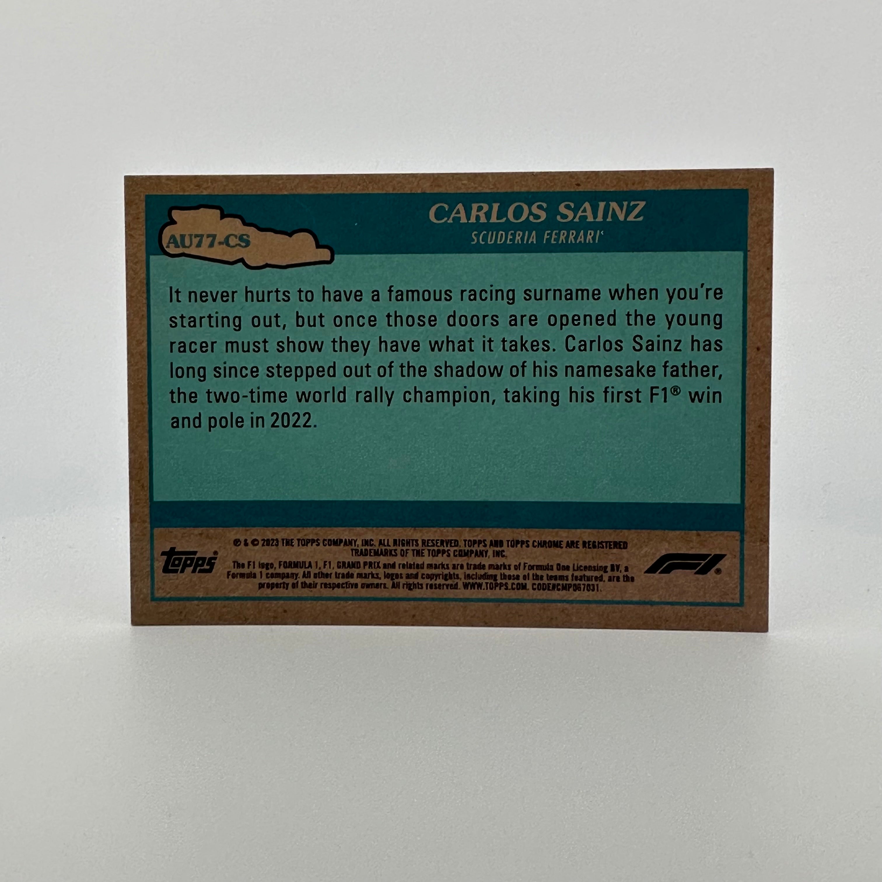 2023 Topps Chrome Carlos Sainz #AU77 Gold Wave 28/50 - Rare Trading Card for Collectors & F1 Fans - Perfect for Sports Memorabilia Displays & Investment