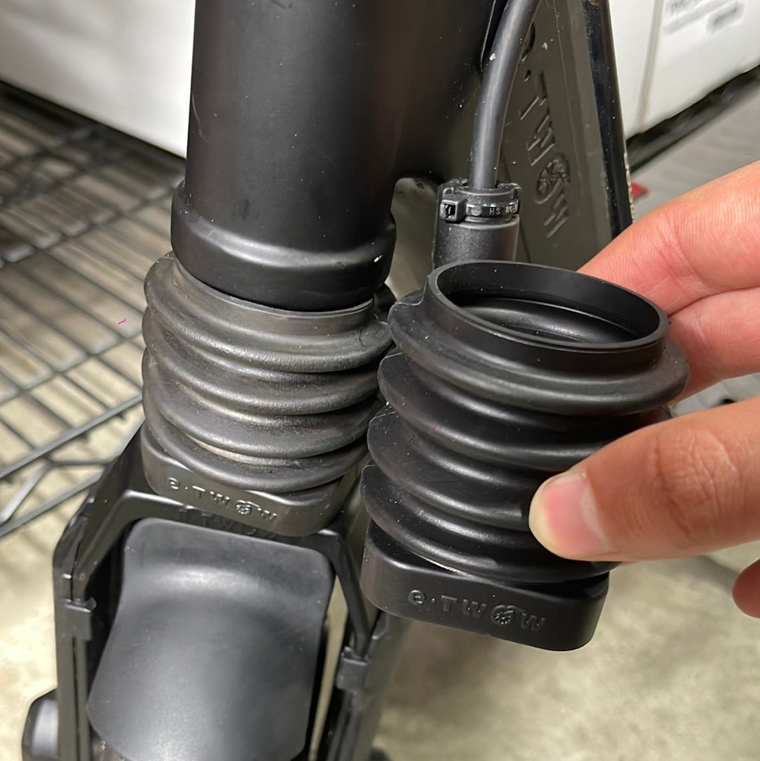 Durable Mosquito Front Suspension Spring Cover - Universal Fit for Motorcycle & ATV - Off-Road Adventure & Daily Commute Protection