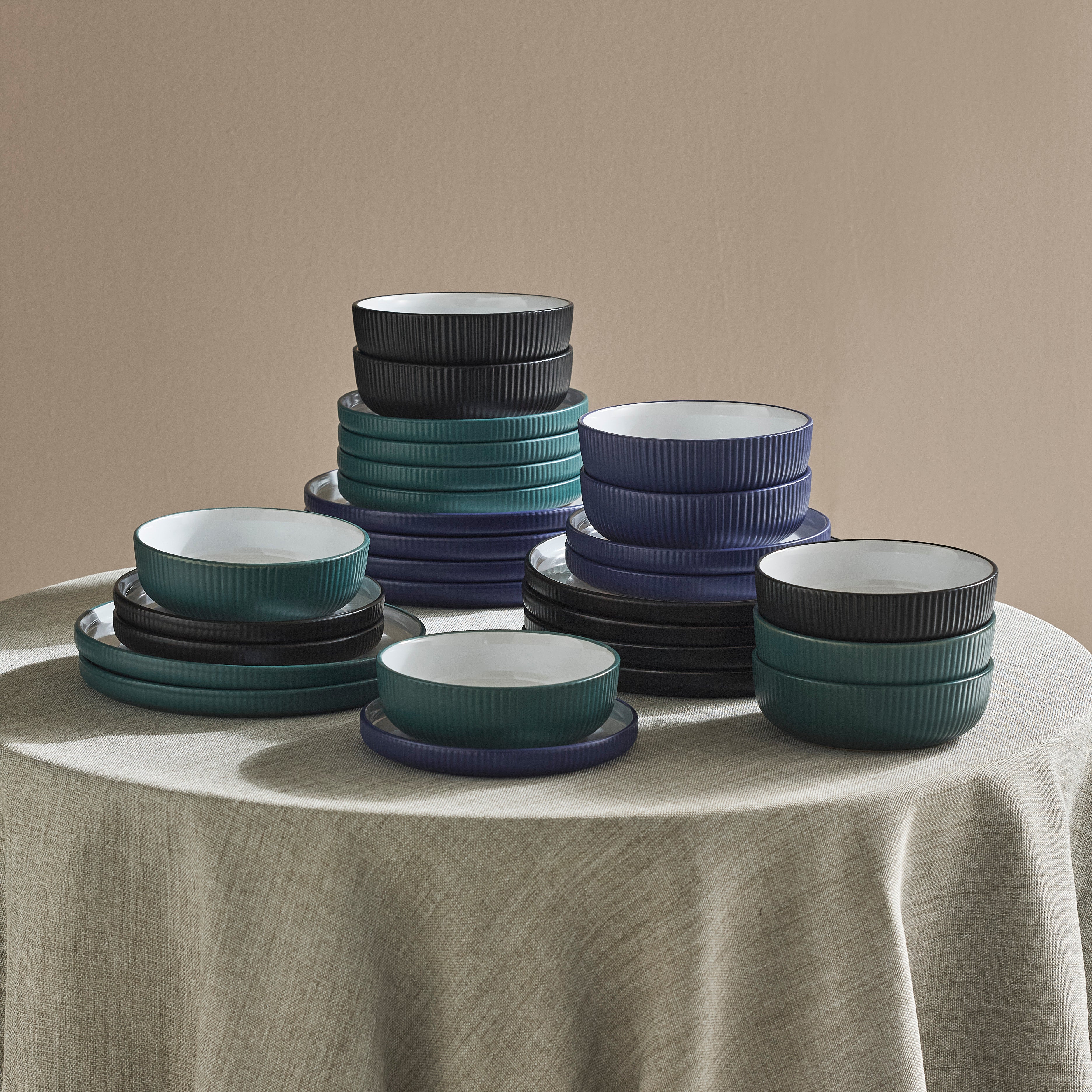 Premium Laro Stoneware Dinnerware Set - Eco-Friendly Green Dinner Plates, Bowls & Mugs - Durable Ceramic Tableware for Everyday Use & Dinner Parties