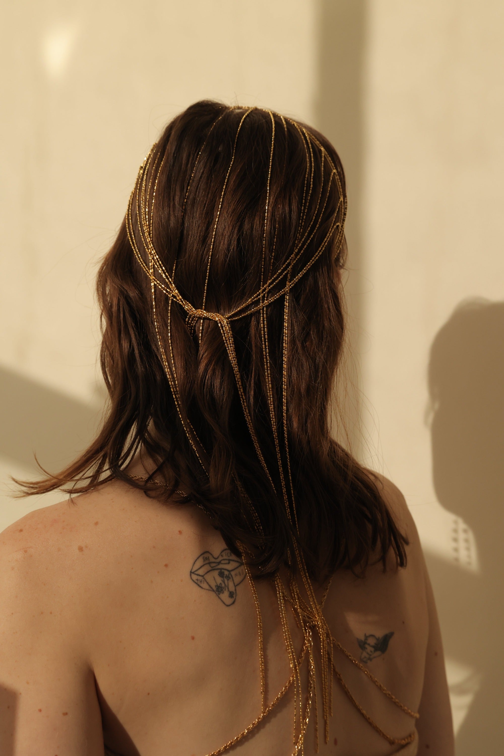 Alaia Metal Headband for Women - Elegant Gold Hair Accessory for Parties, Weddings & Everyday Wear