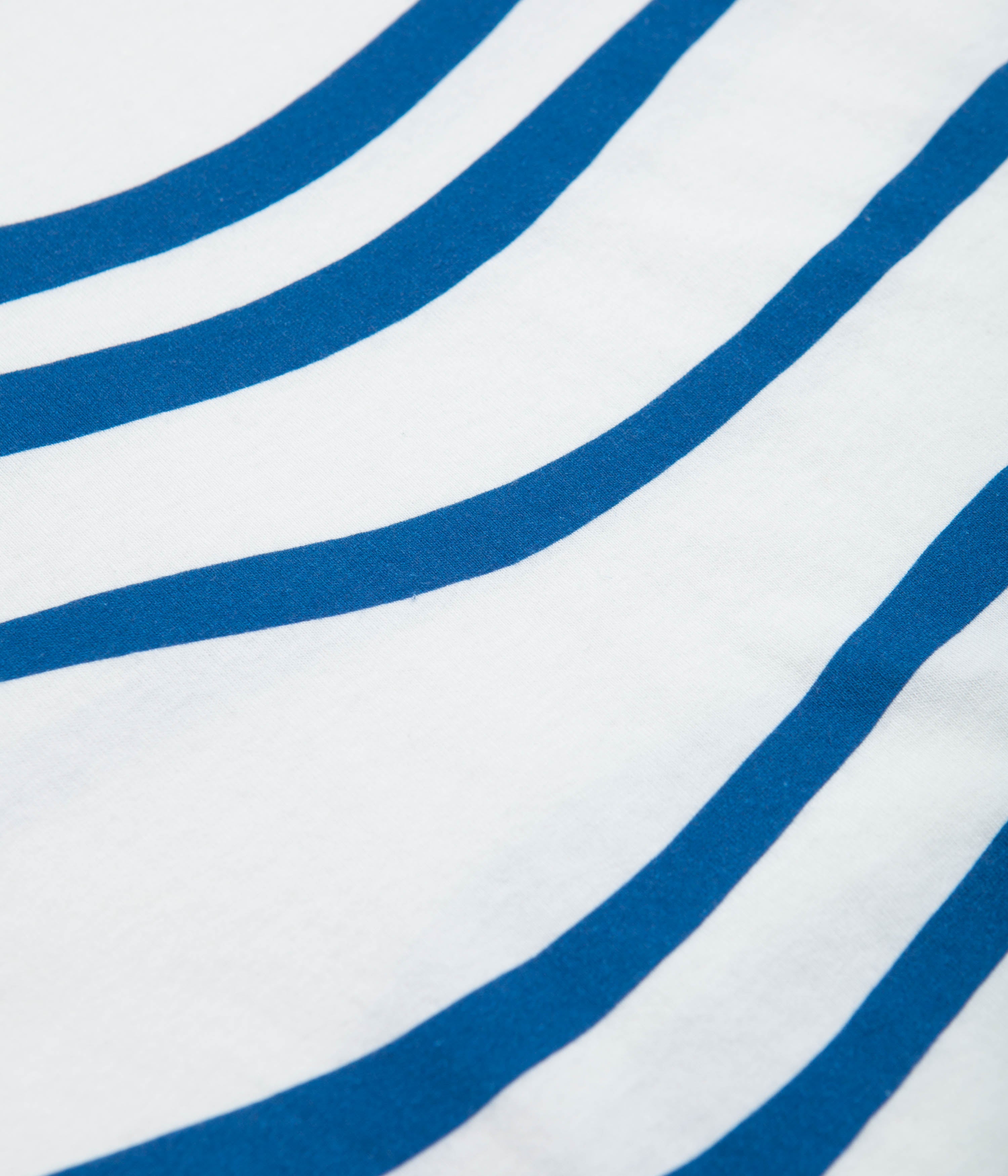 Parra Stupid Car Logo T-Shirt for Men & Women - Premium White Cotton Graphic Tee - Casual Streetwear for Car Enthusiasts & Funny Gift Ideas