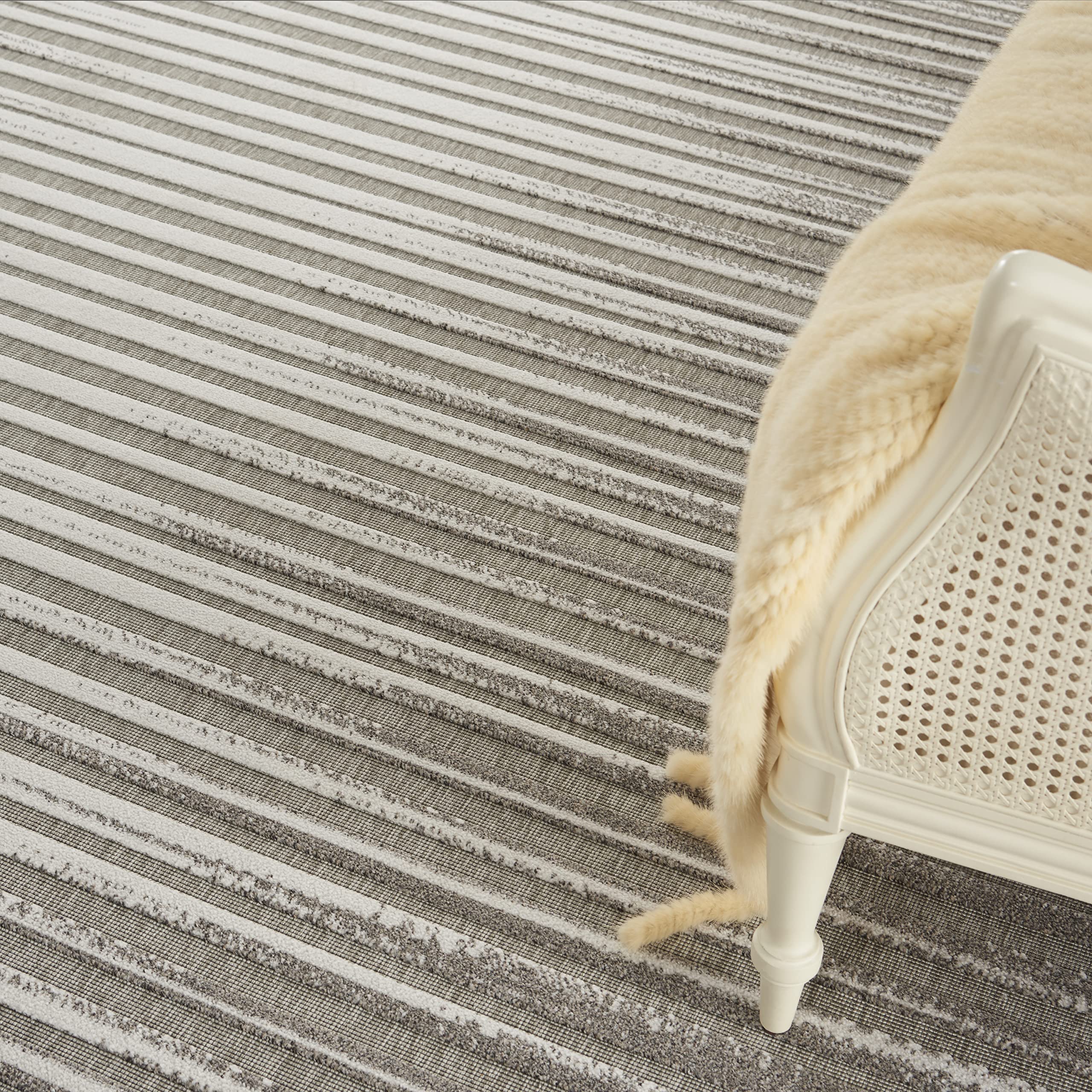 Nourison Calobra Modern Light Grey 8'10