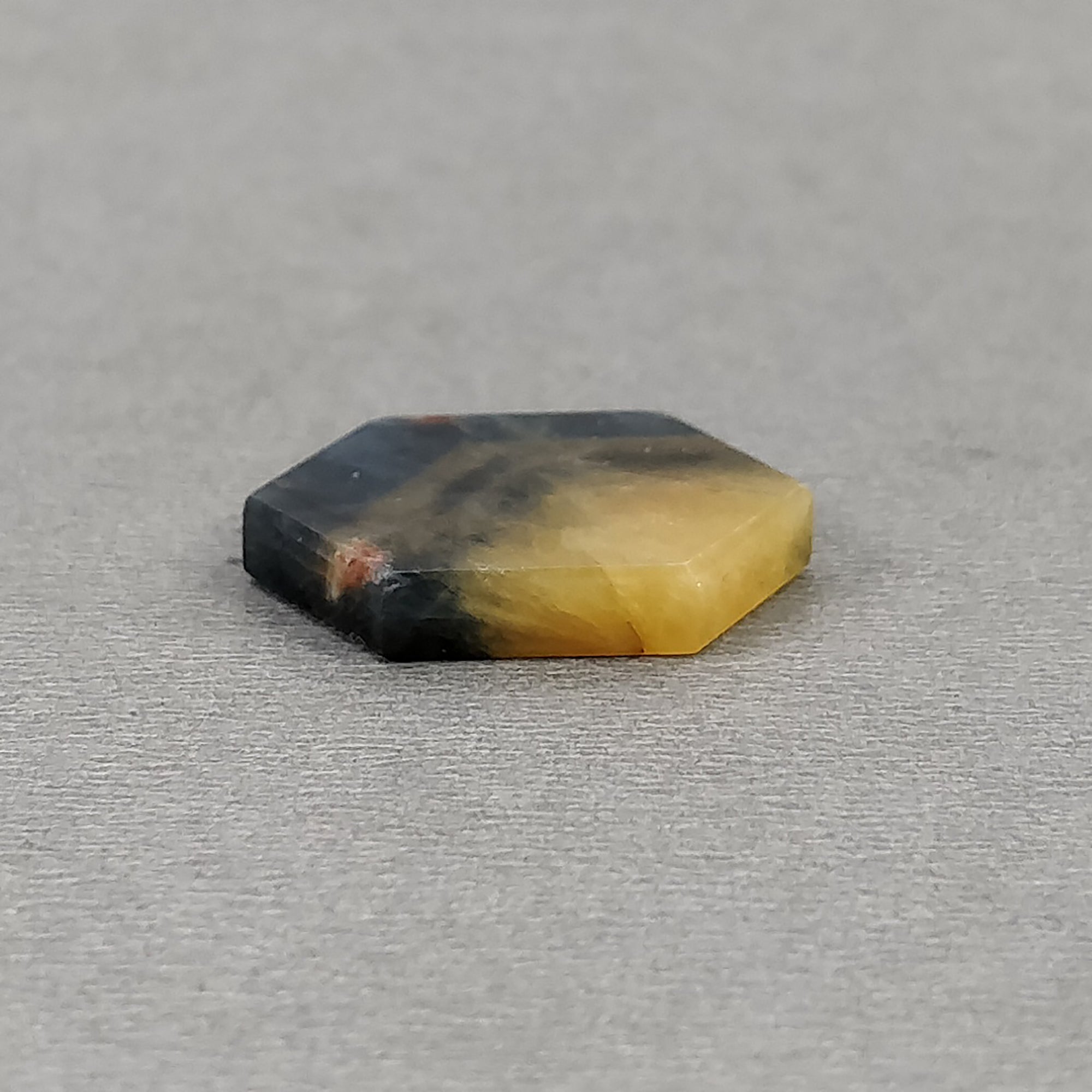 Natural Untreated Golden Brown Bi-Color Sapphire Gemstone Flat Slice - 20.65cts Hexagon Shape 22x18mm for Jewelry Making, Wire Wrapping & Crystal Healing
