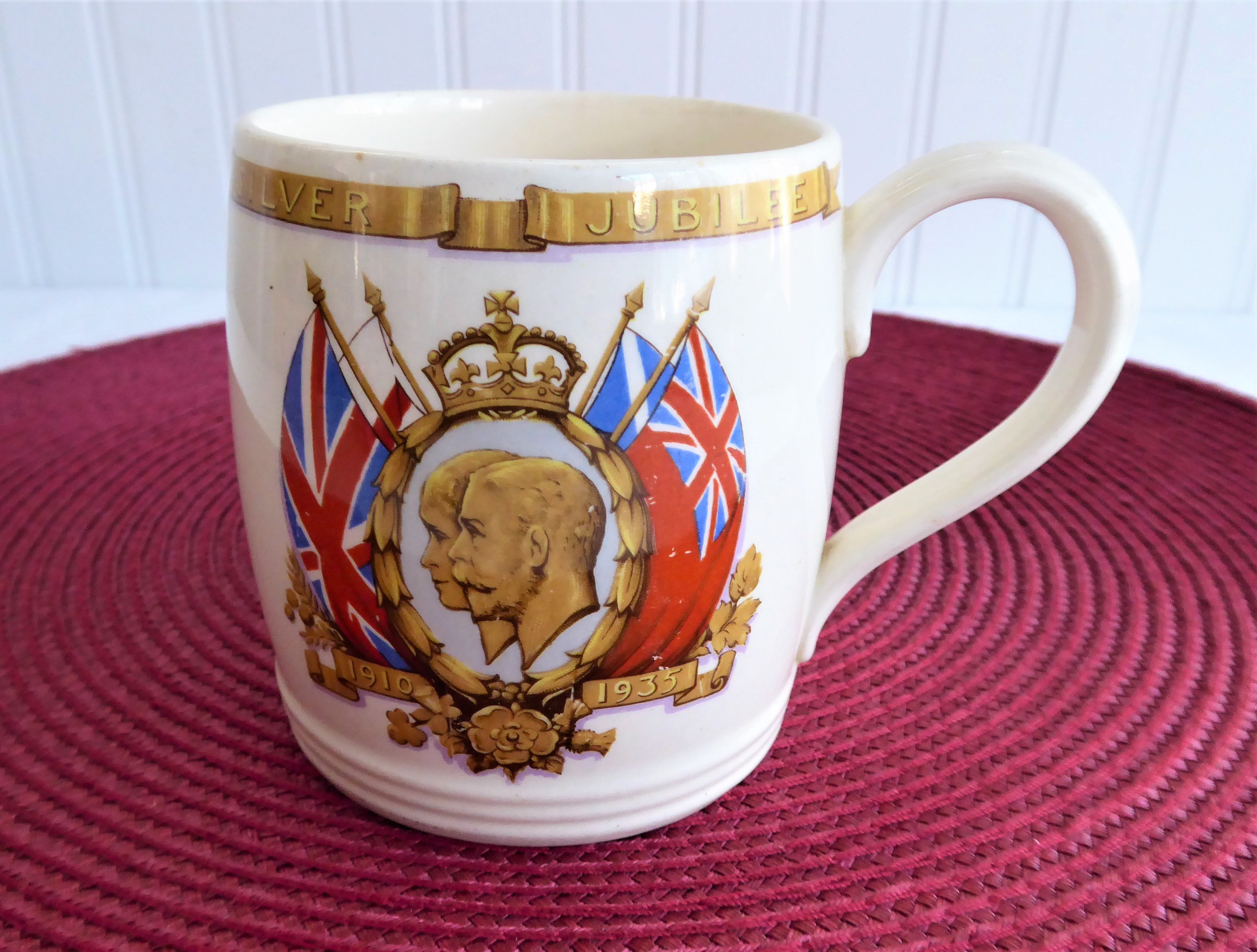 Vintage 1935 King George V & Queen Mary Silver Jubilee Commemorative Mug - Solian Ware Collectible for Royal Memorabilia & British History Enthusiasts | Perfect for Display, Gifts & Antique Collections