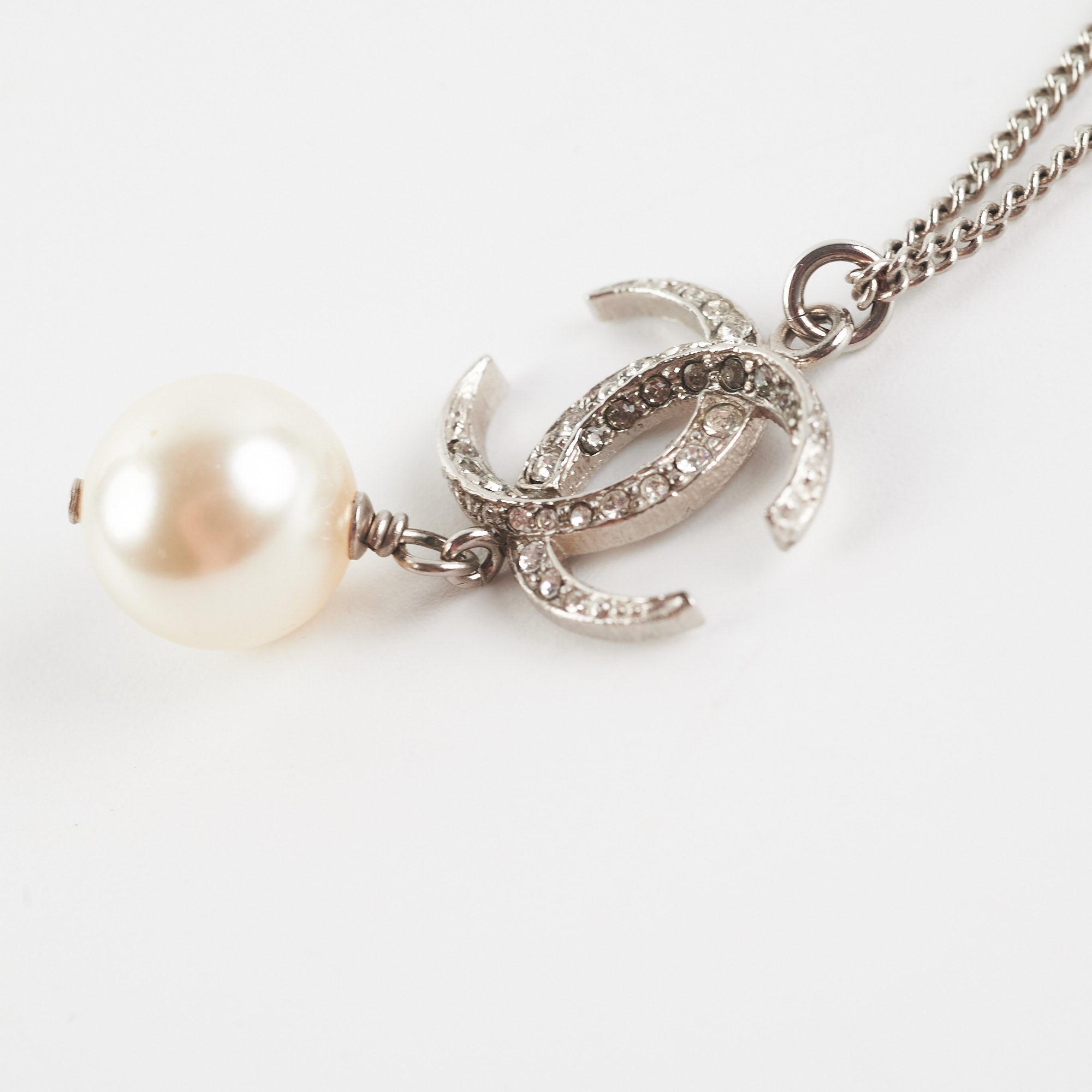 Chanel CC Necklace with Pearl - Fashion Jewelry for Women | Elegant Pearl Pendant Necklace for Party, Wedding & Evening Wear