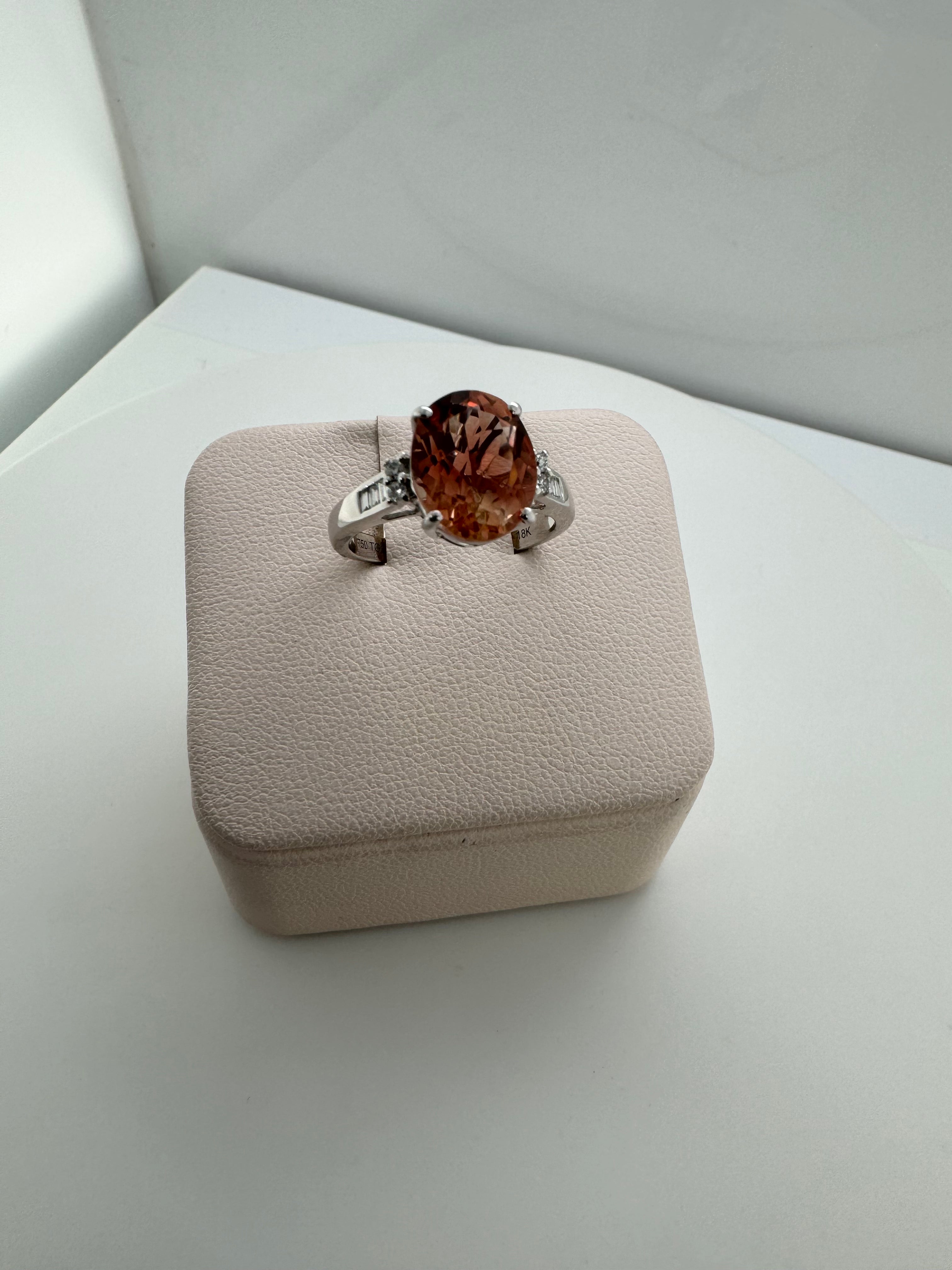 Exquisite Lehrite & Diamond Estate Ring for Women - Vintage Style Wedding Band, Anniversary Gift, Elegant Jewelry for Special Occasions
